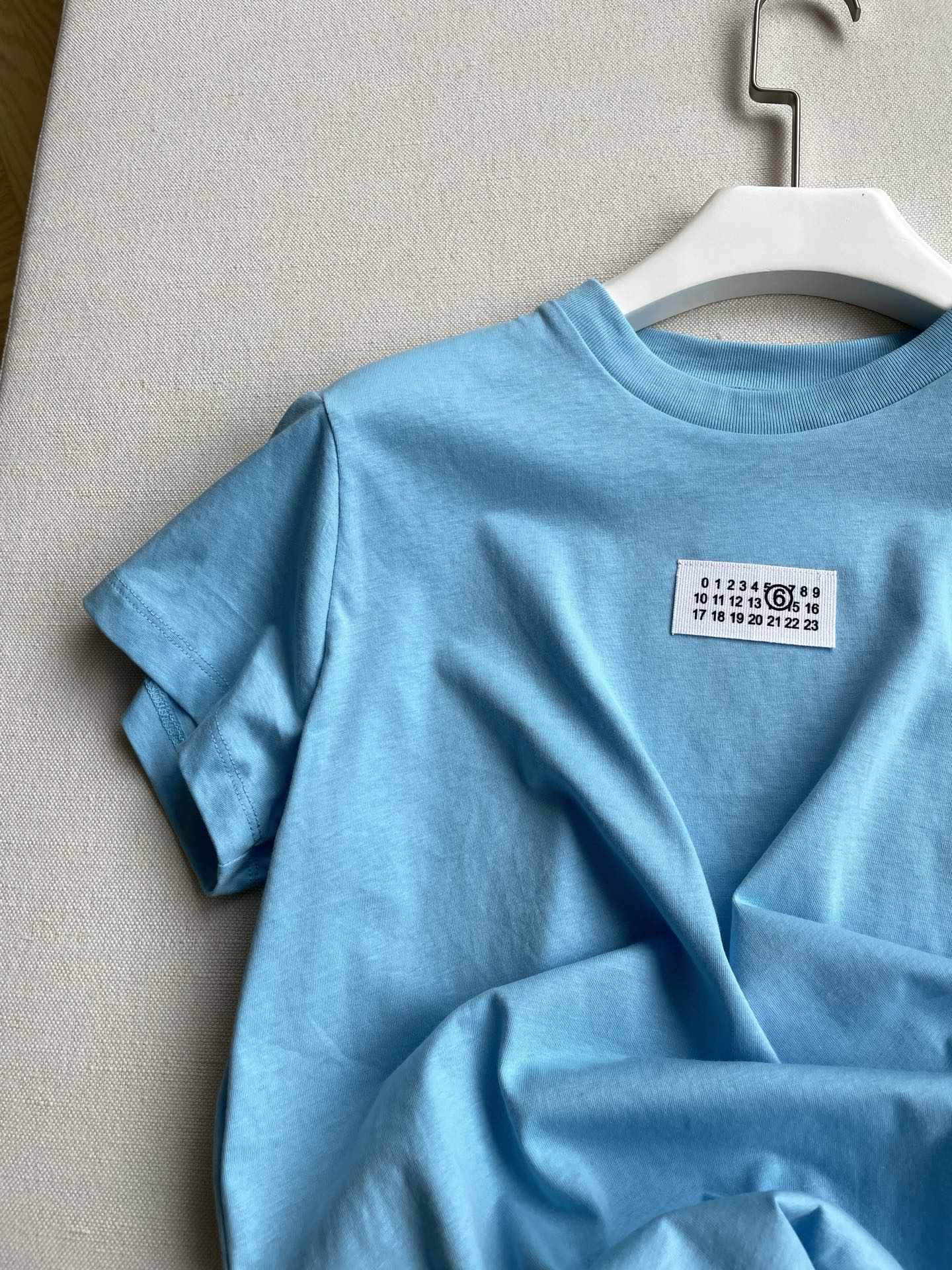 MM6Maison Margiela T-shirt Package in Blue Brown, Size SML, with Tunneled Cotton Fabric - 图片 3