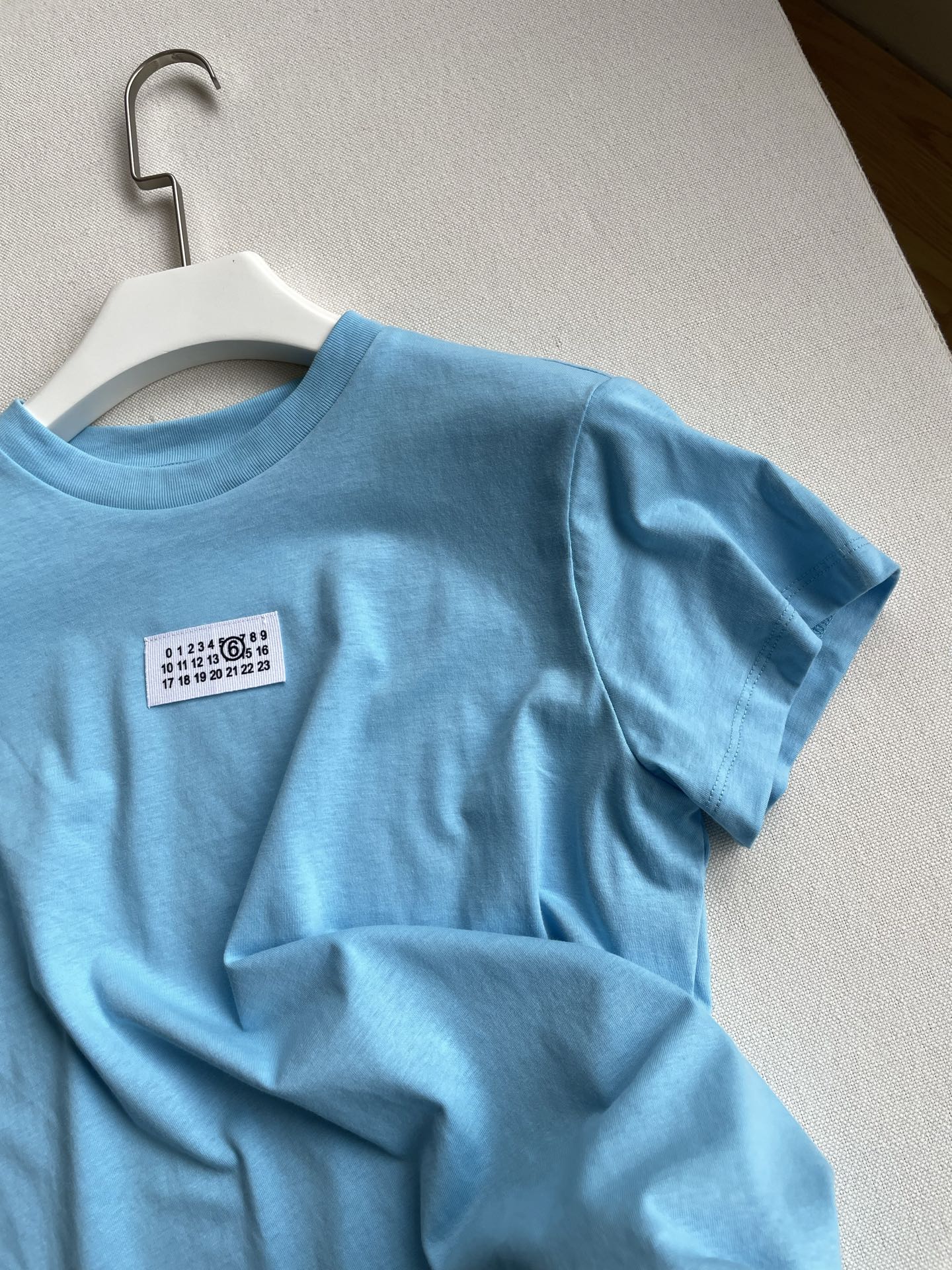MM6Maison Margiela T-shirt Package in Blue Brown, Size SML, with Tunneled Cotton Fabric - 图片 5