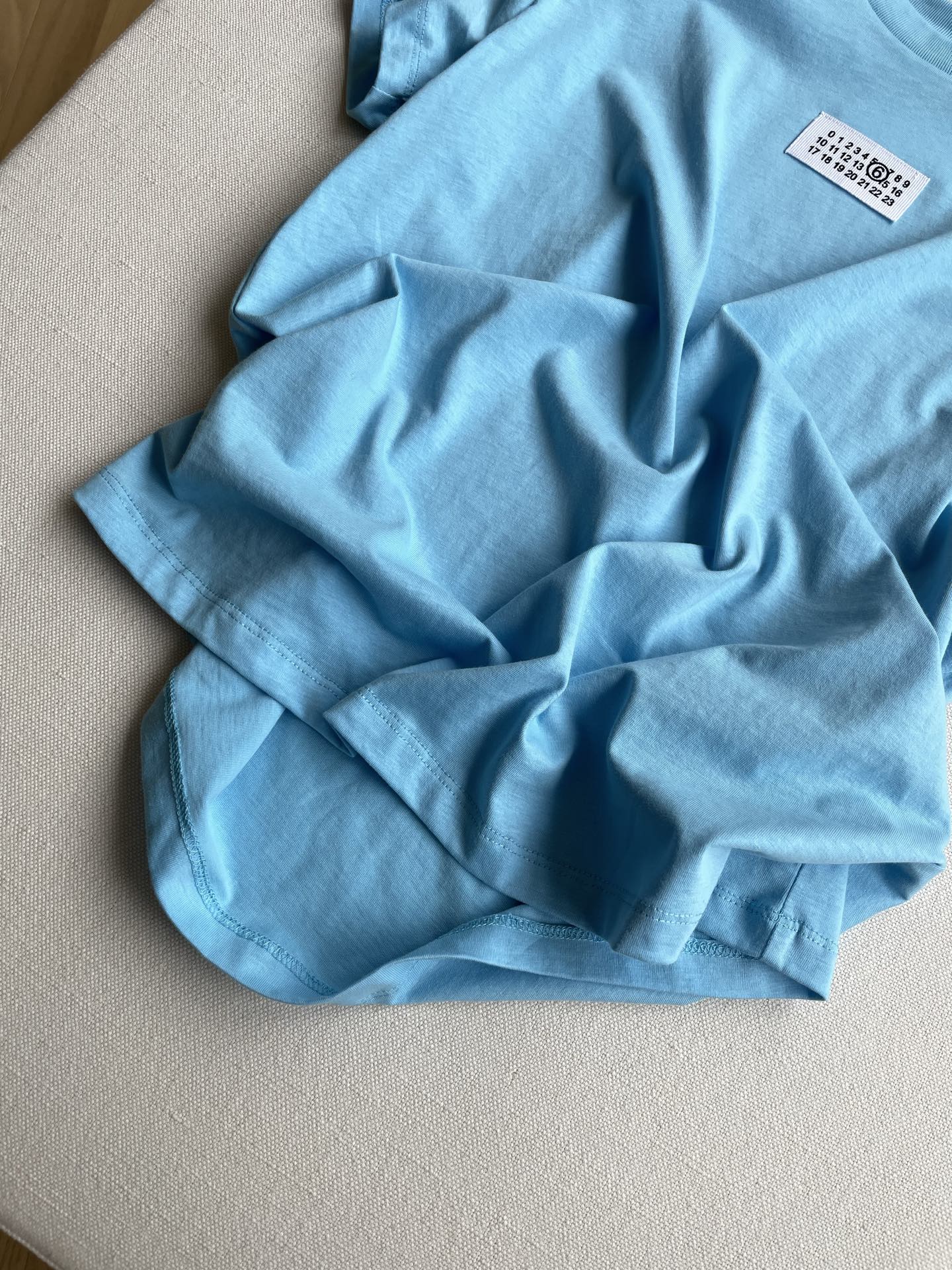 MM6Maison Margiela T-shirt Package in Blue Brown, Size SML, with Tunneled Cotton Fabric - 图片 4