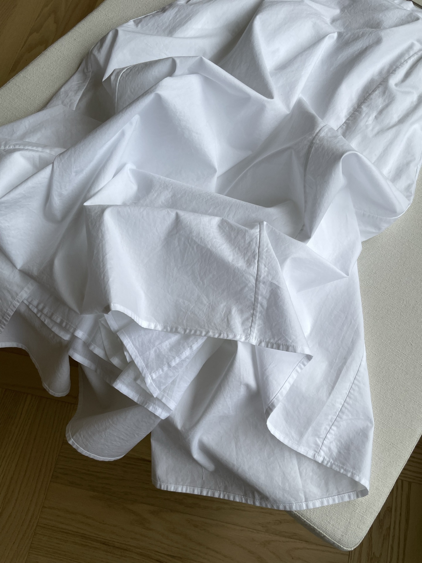 Fashion Review: Sculptural Single-Size Dress with High-Waisted “A” Umbrella Skirt - 图片 4