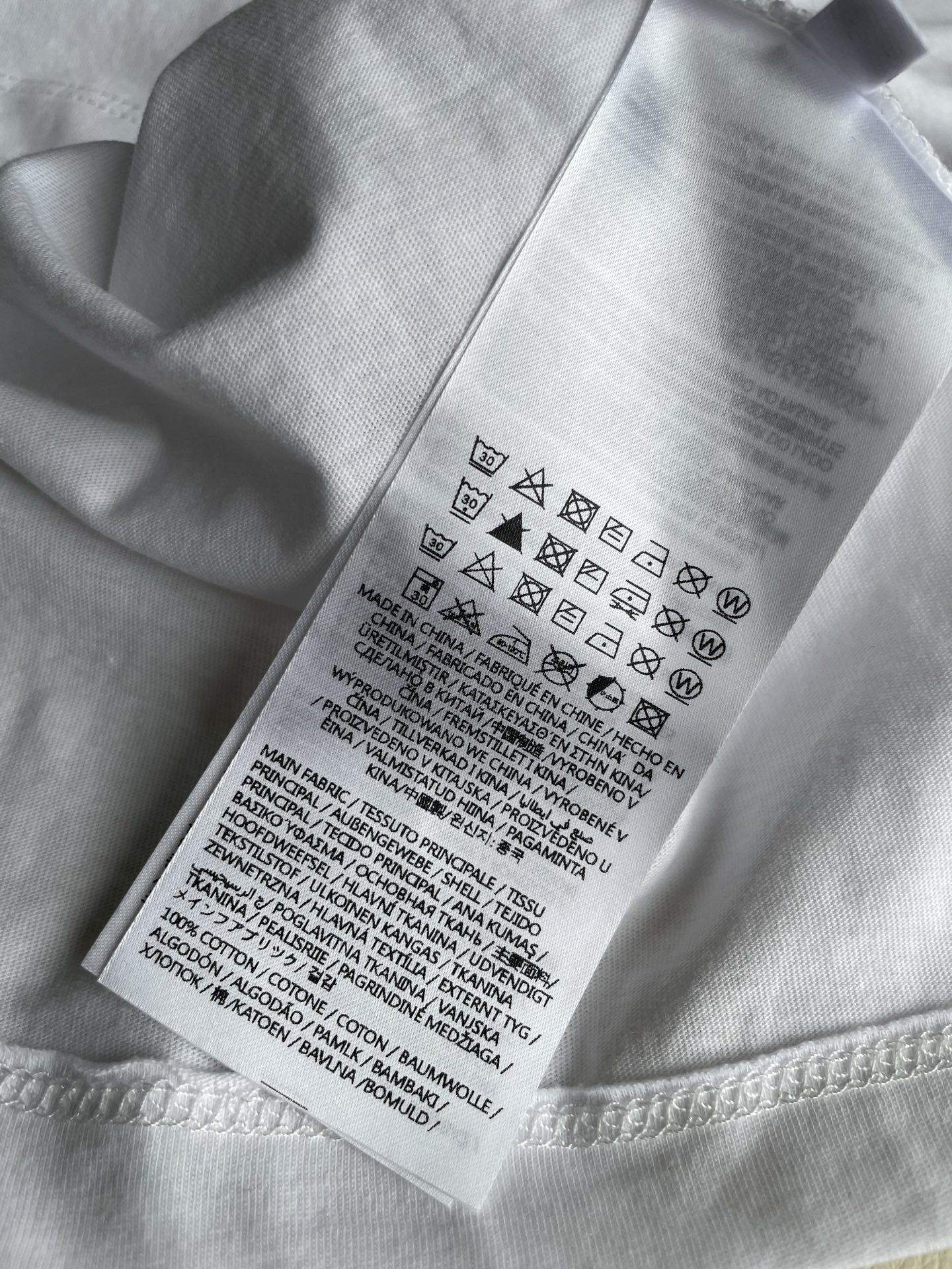 MM6Maison Margiela T-shirts: Original Hard-Core Female Suit with Tunneled Cotton Fabric - 图片 7