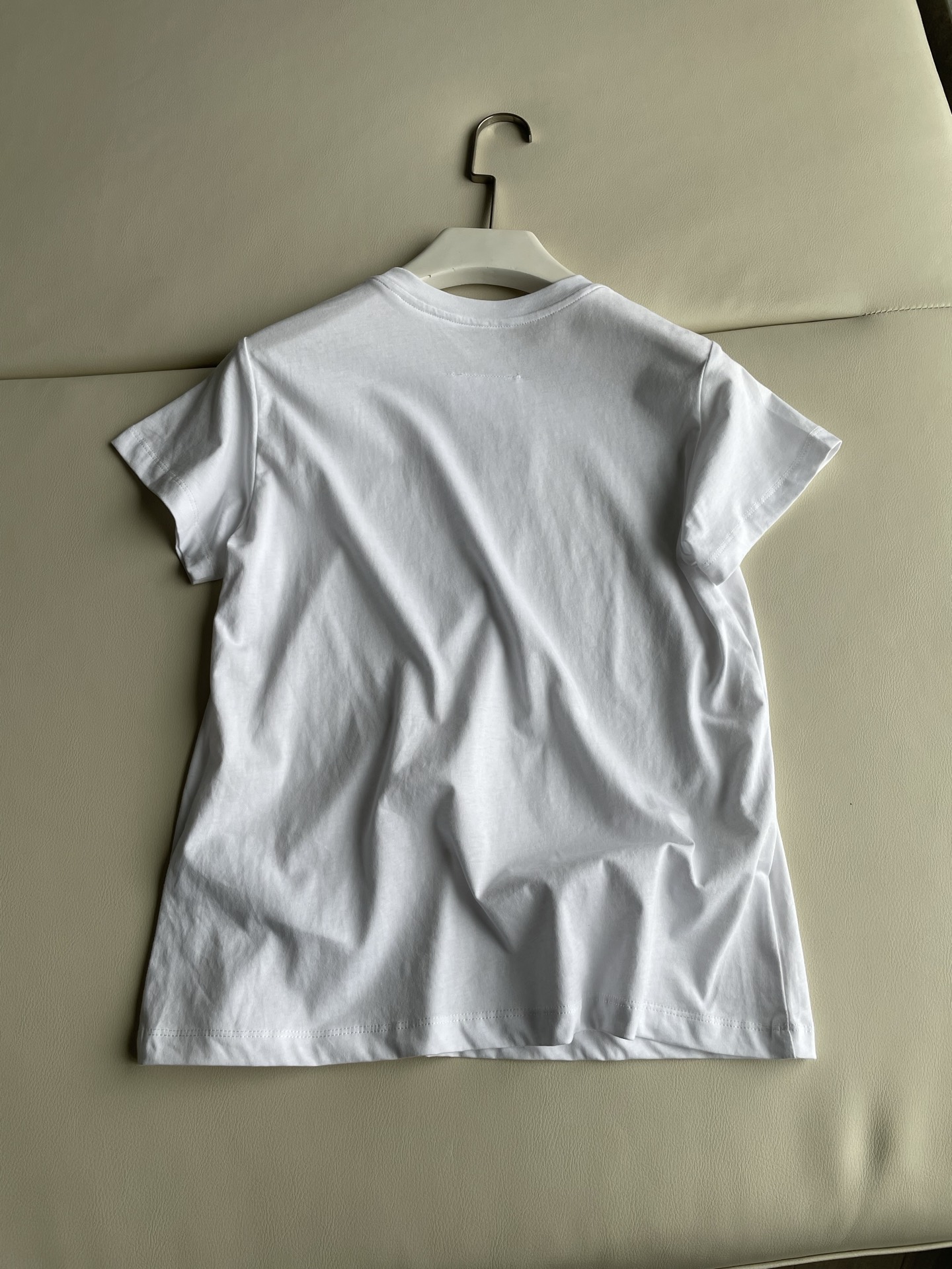 MM6Maison Margiela T-shirts: Original Hard-Core Female Suit with Tunneled Cotton Fabric - 图片 8