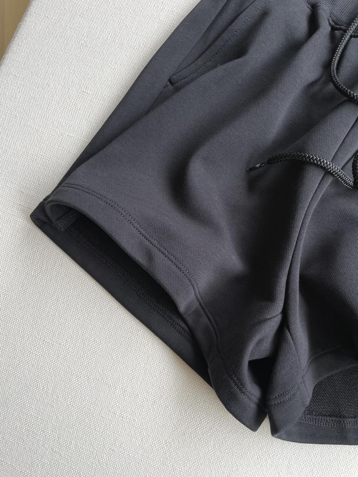 Women’s Cotton Yoga Shorts: High Waist, Soft Fabric, Grey/Black, XSSM, Packaging Included - 图片 4