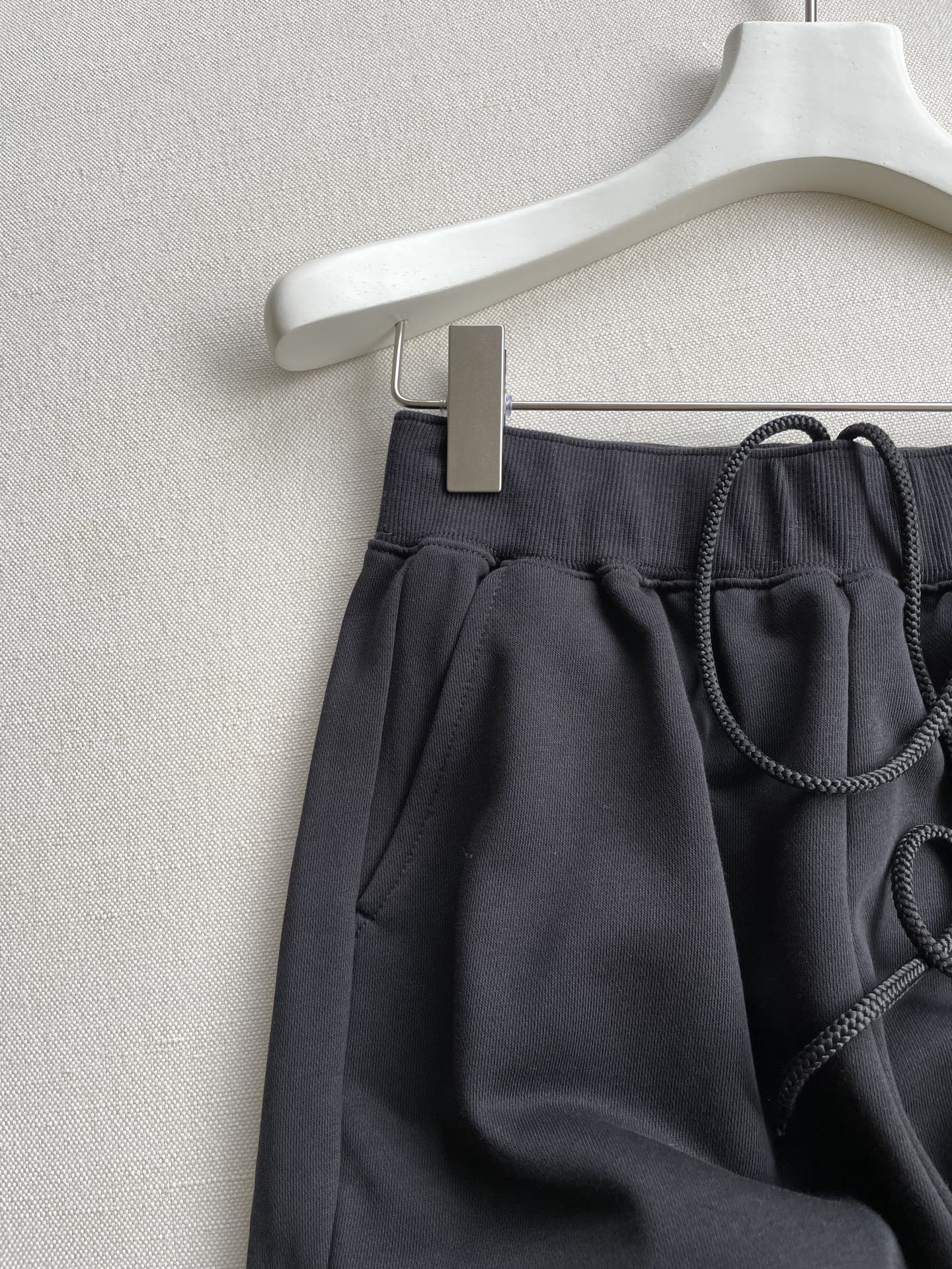 Women’s Cotton Yoga Shorts: High Waist, Soft Fabric, Grey/Black, XSSM, Packaging Included - 图片 3