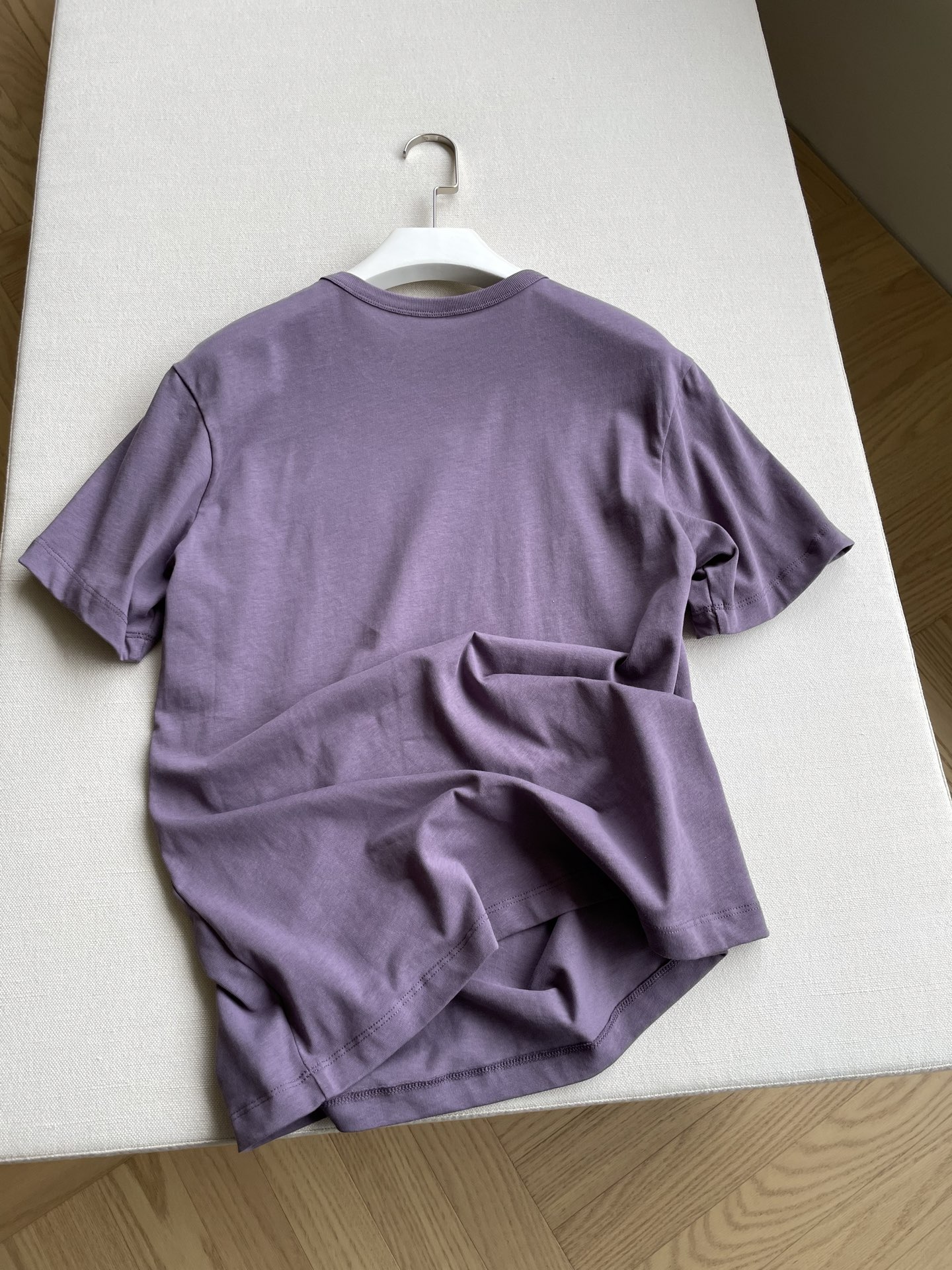 Fashionable Gender-Neutral Cotton T-shirt with Double Fox Head Design - 图片 8
