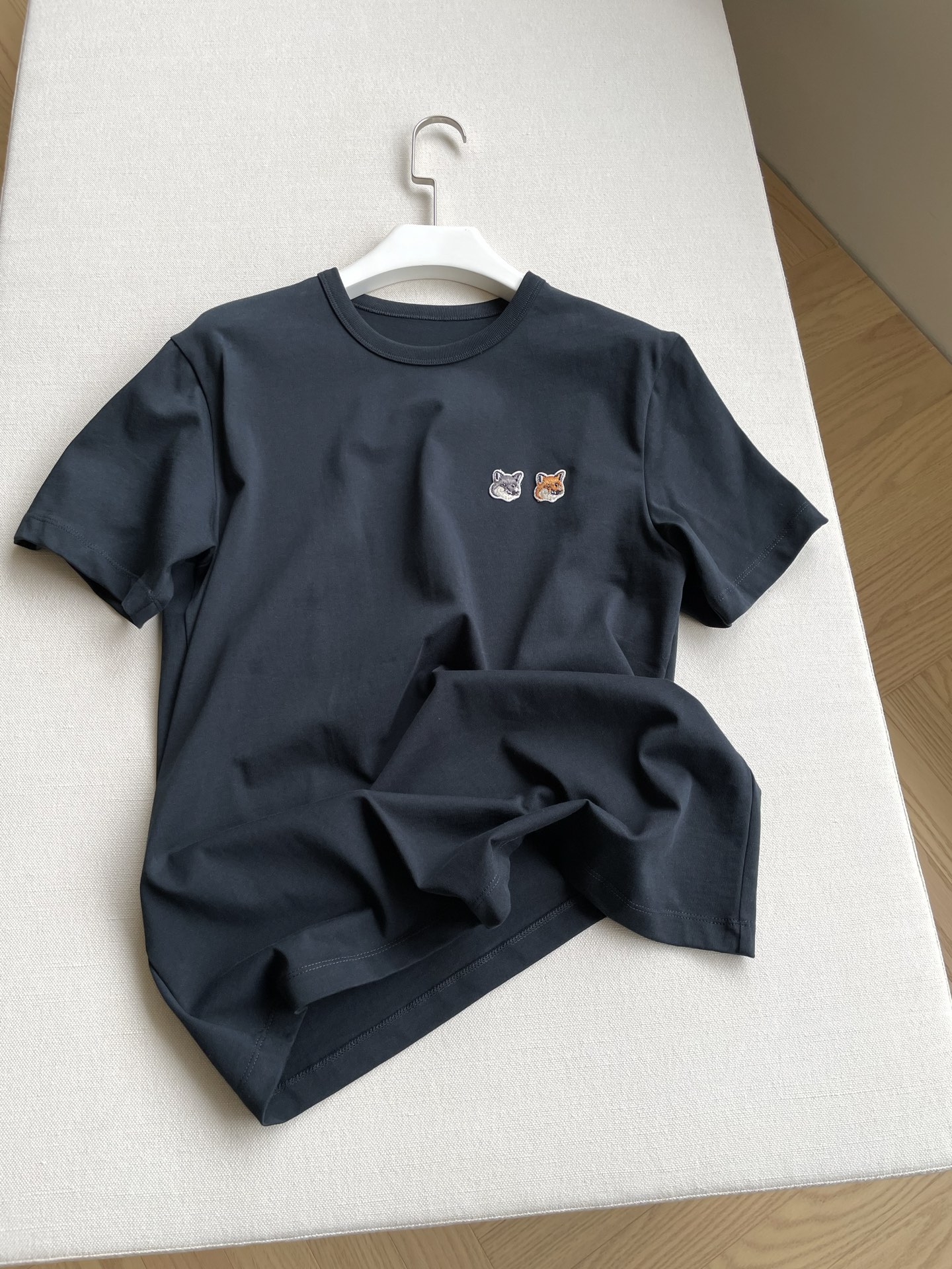 Fashionable Gender-Neutral T-shirt with Double Fox Head Mark in Black Purple