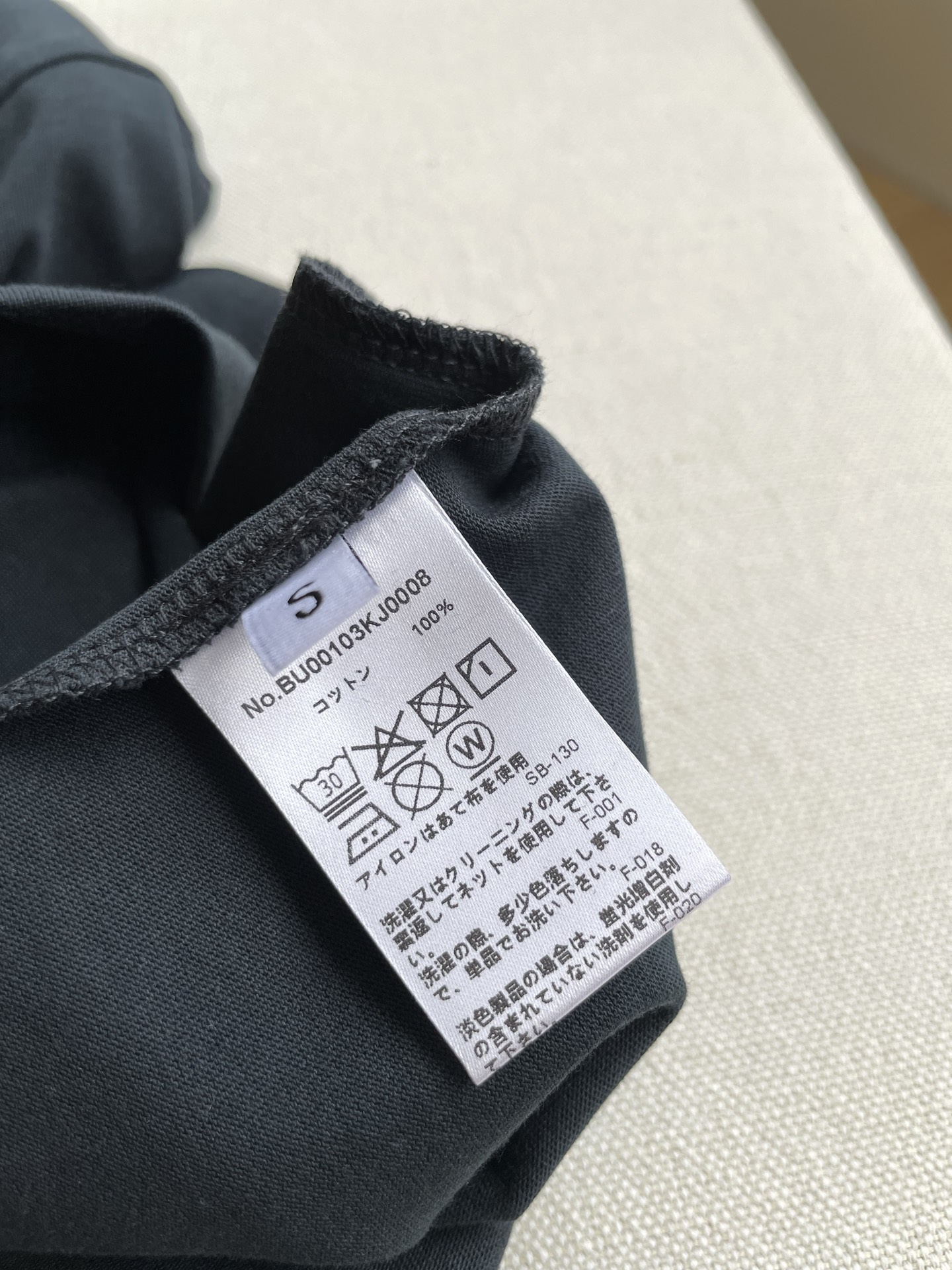 Fashionable Gender-Neutral T-shirt with Double Fox Head Mark in Black Purple - 图片 7