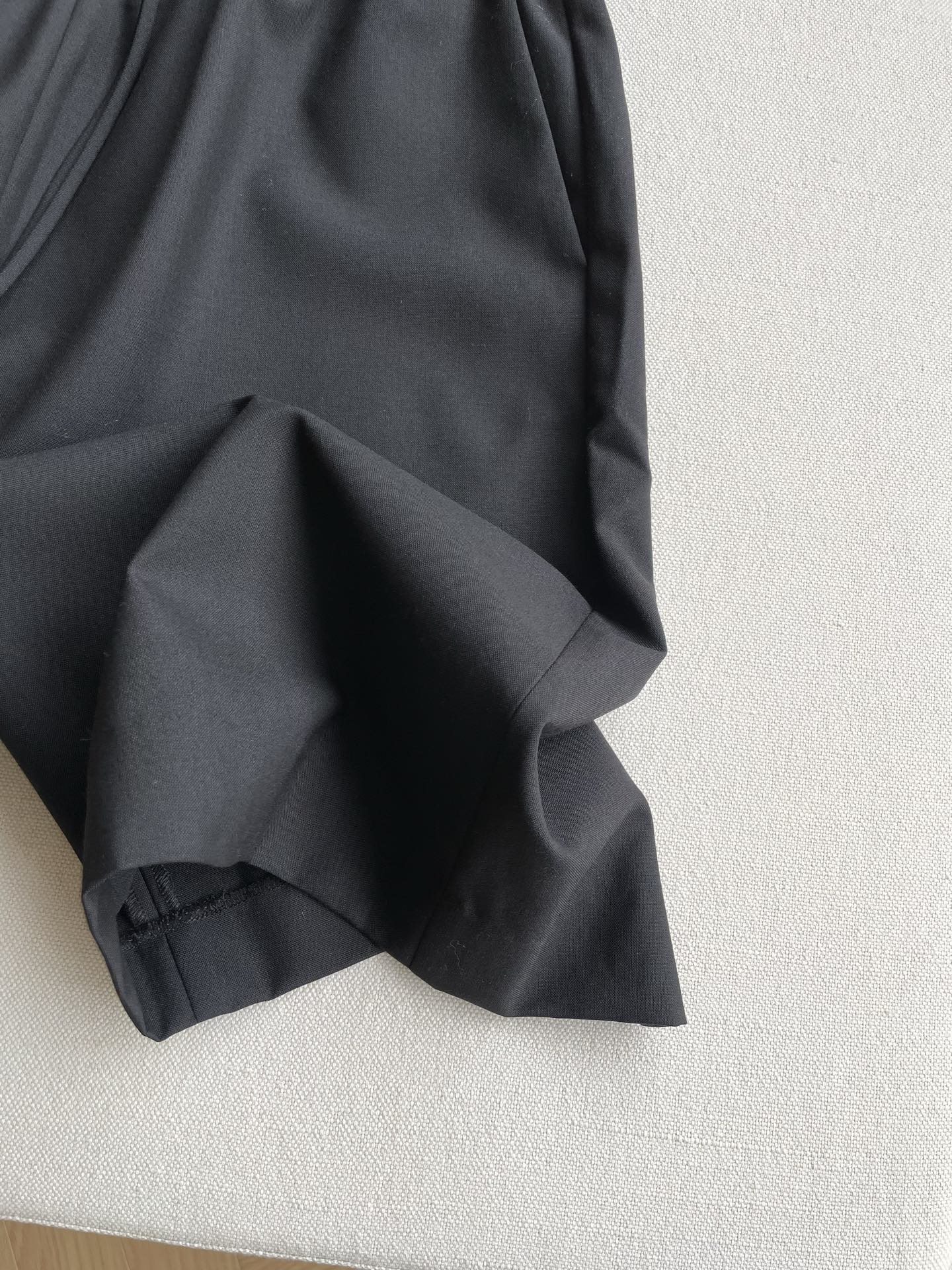 TheRow Women’s Suit: Architectural Precision for Flawless Fit and Control - 图片 6
