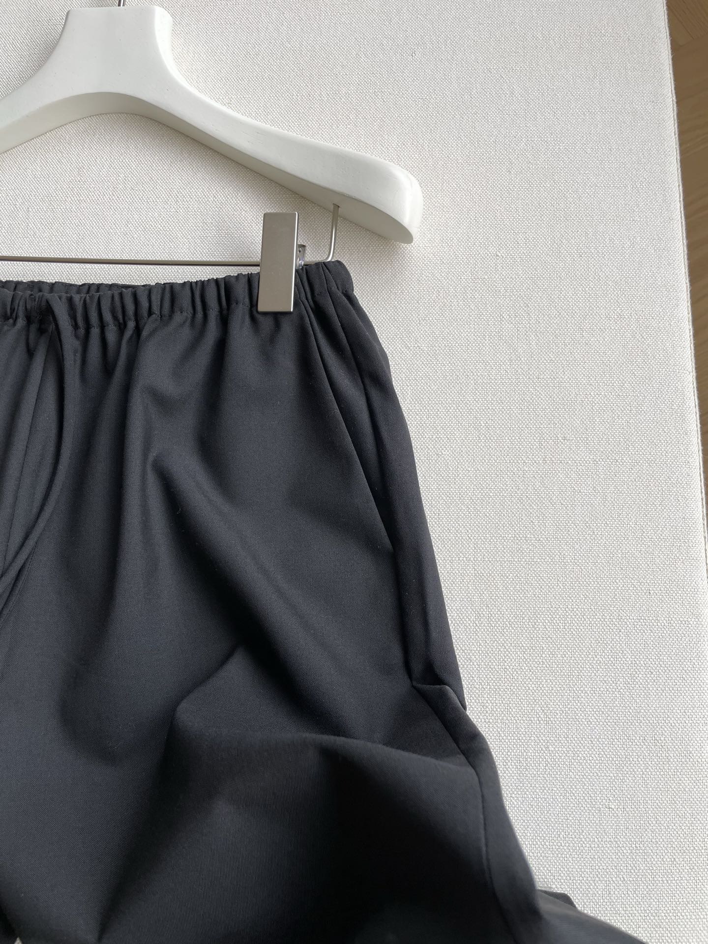 TheRow Women’s Suit: Architectural Precision for Flawless Fit and Control - 图片 5