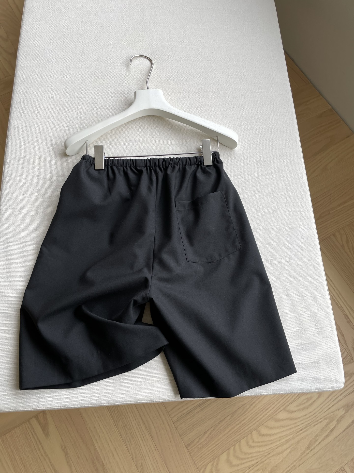 High-expression, architectural suit for women with precise balance and perfect fit. - 图片 8