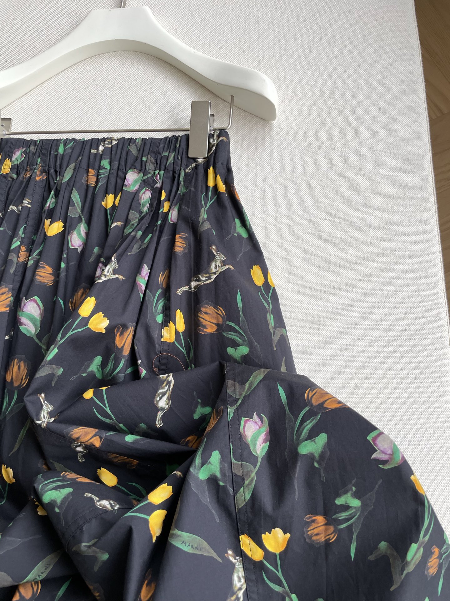 Marni Boheme Print Women’s Suit: Collaboration with Artists, Bold Wearable Art - 图片 5