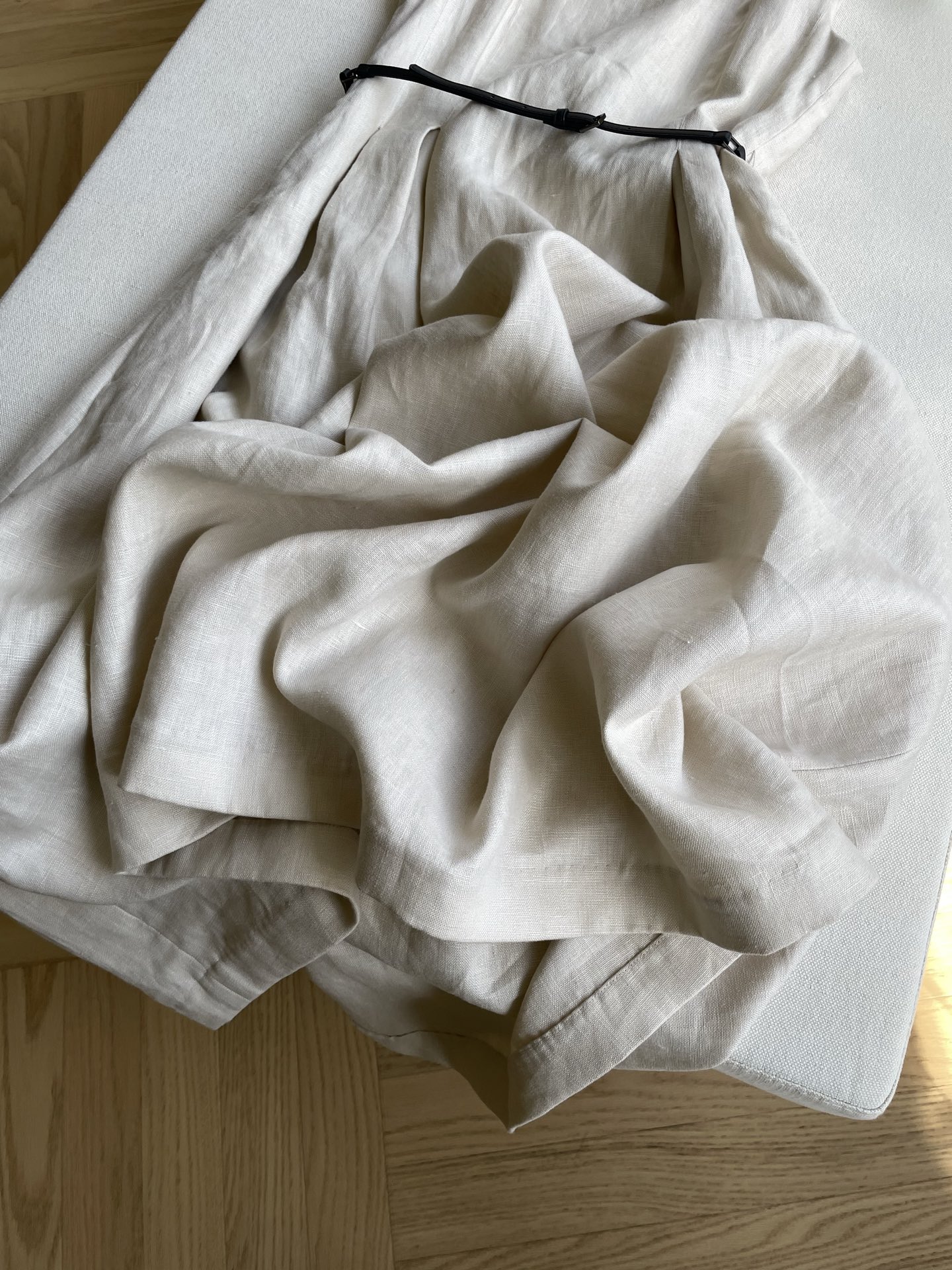 Max Mara Single-Rate French Suit: Elegant, Classic, and High-Quality Wool. - 图片 4