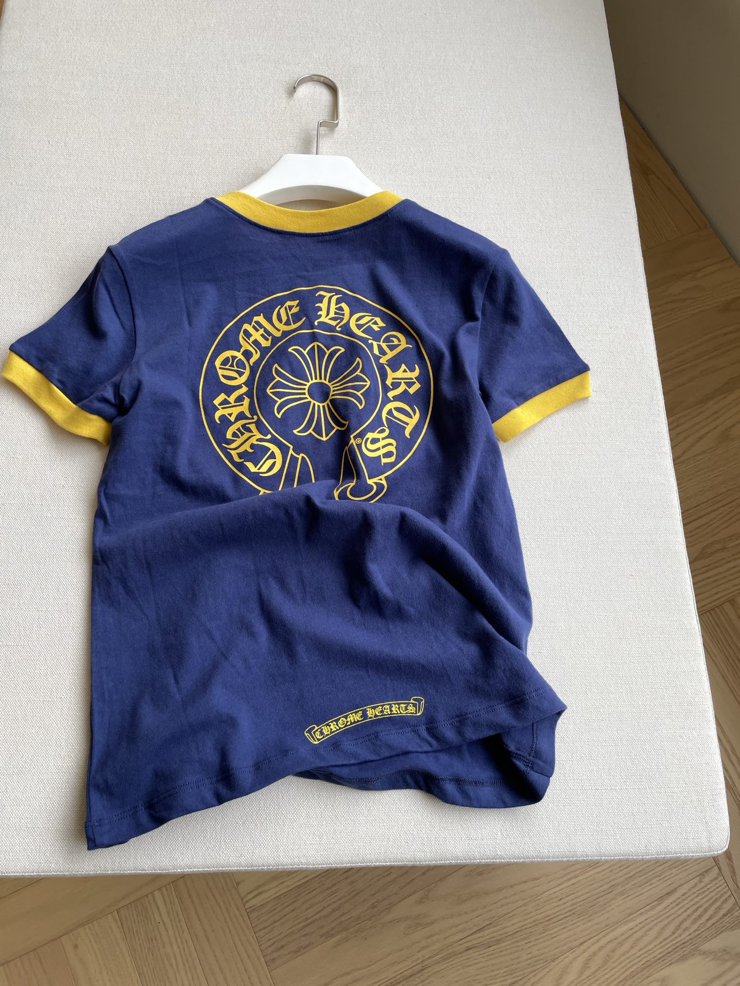 2021 Trend: Crocodile Channel’s Special Shoulder-Tee Suit in Yellow and Blue - 图片 8