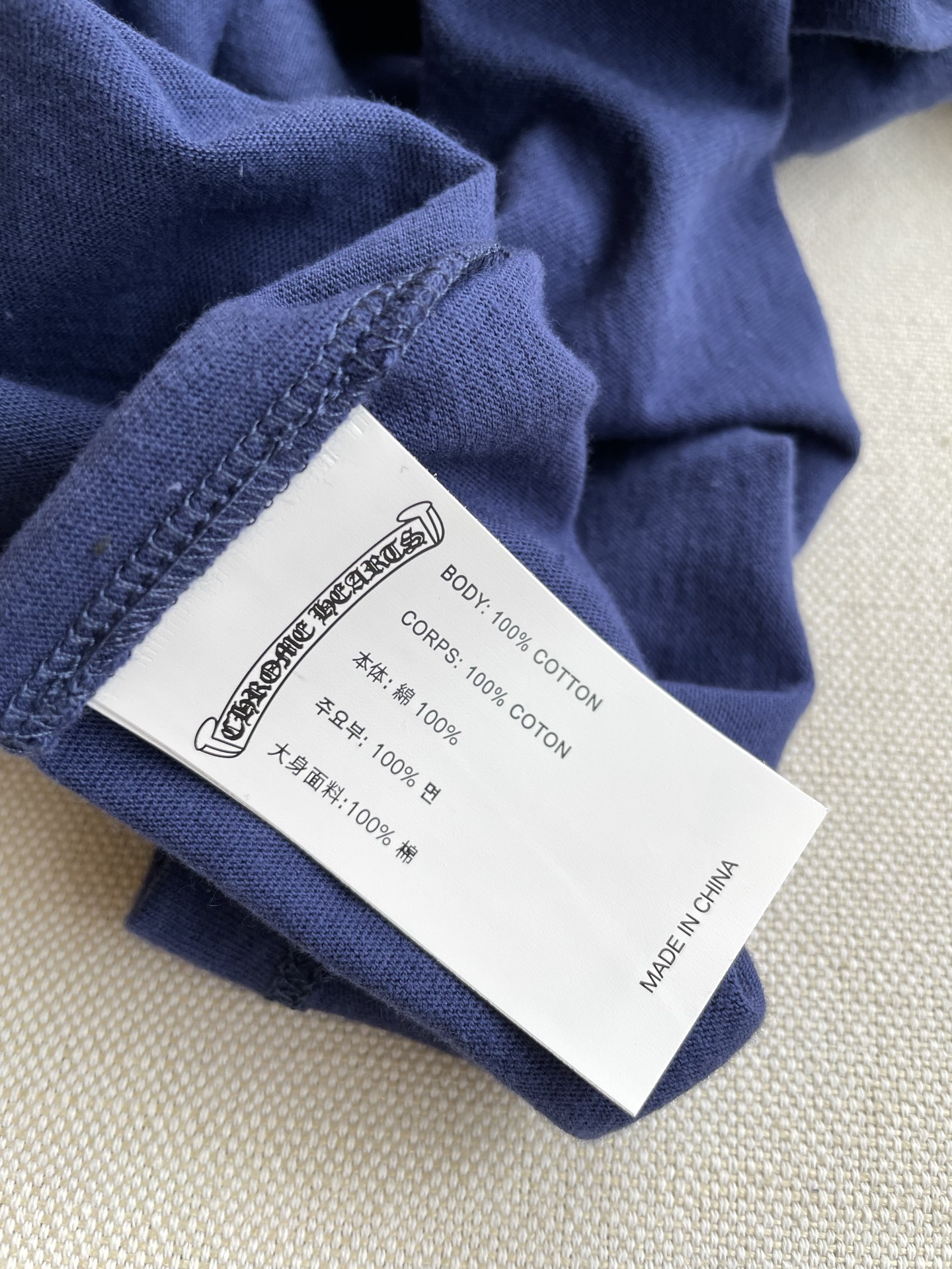 2021 Trend: Crocodile Channel’s Special Shoulder-Tee Suit in Yellow and Blue - 图片 6