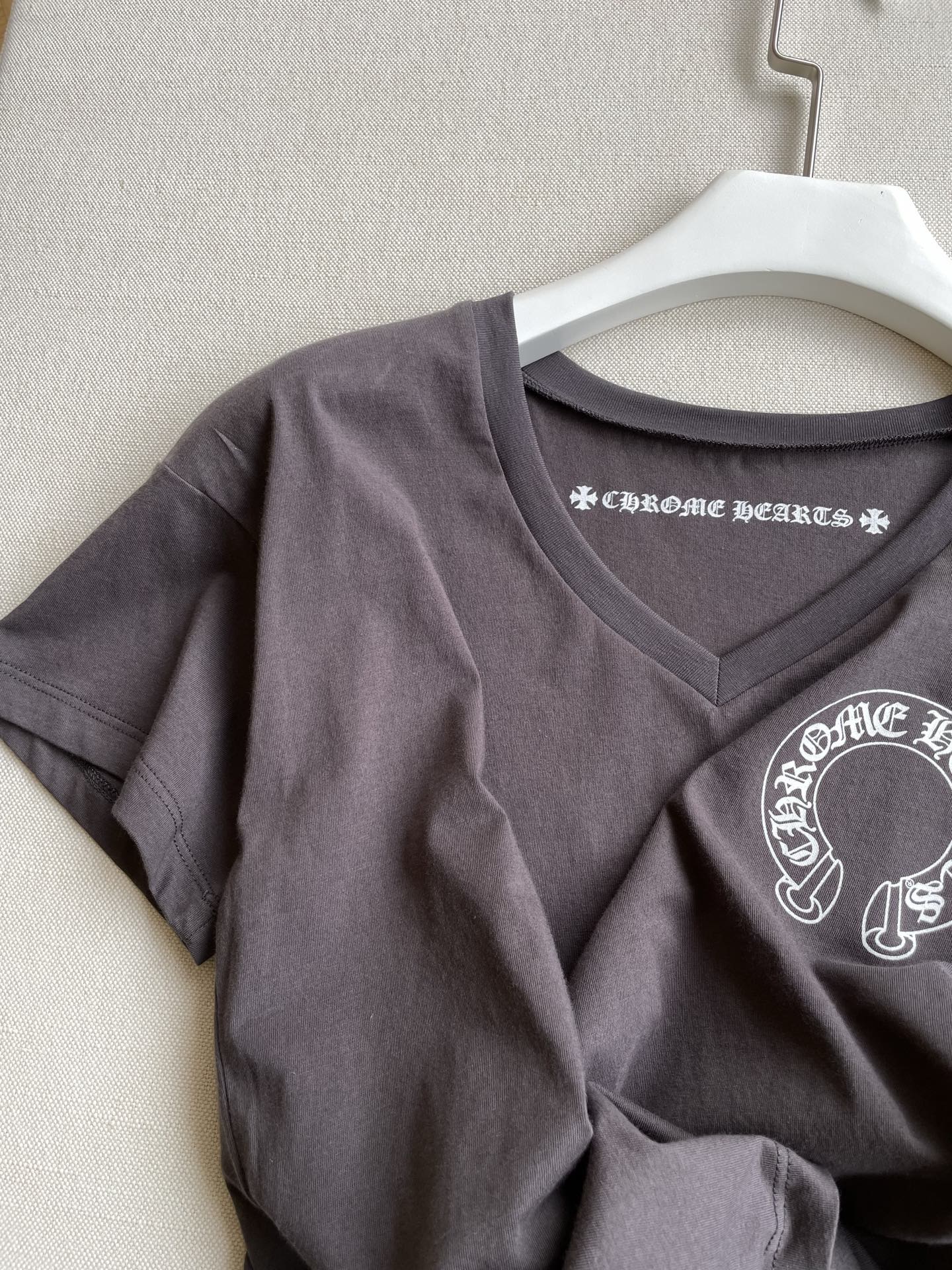 Chromehearts Woman Suit: Single-Behavior, Horse Hoof Chest Design, 8000+ Crossian Girl’s List - 图片 3