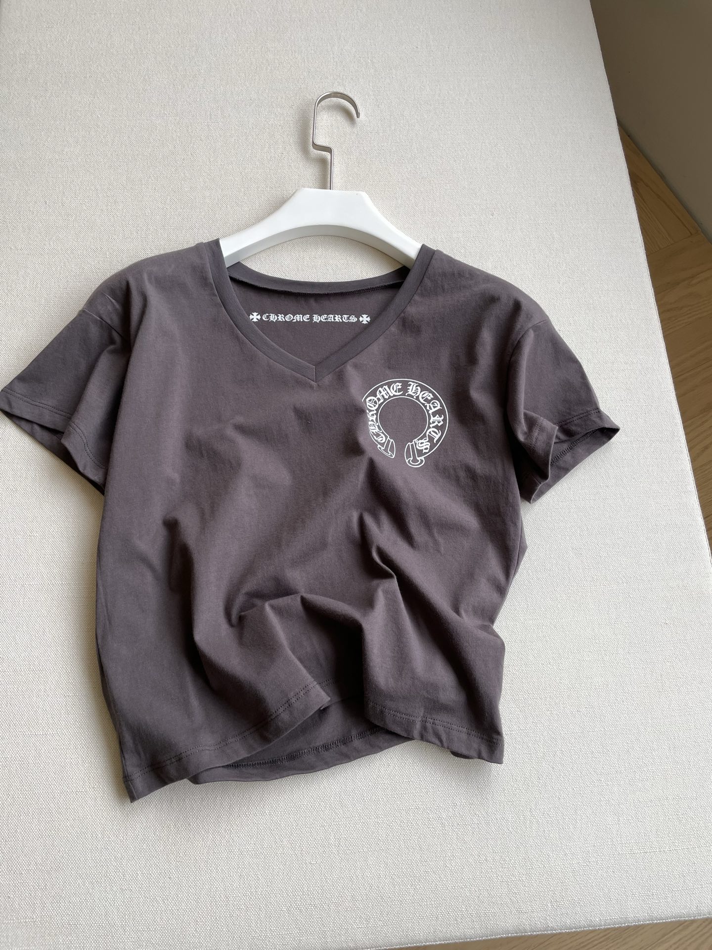 Chromehearts Woman Suit: Single-Behavior, Horse Hoof Chest Design, 8000+ Crossian Girl’s List - 图片 1