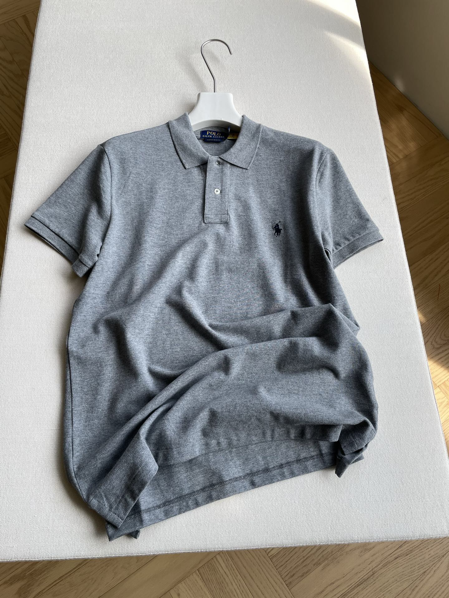 “Women’s Hard-Core Suit with Classic Polo: RLlav Lauren 2025 Collection” - 图片 1