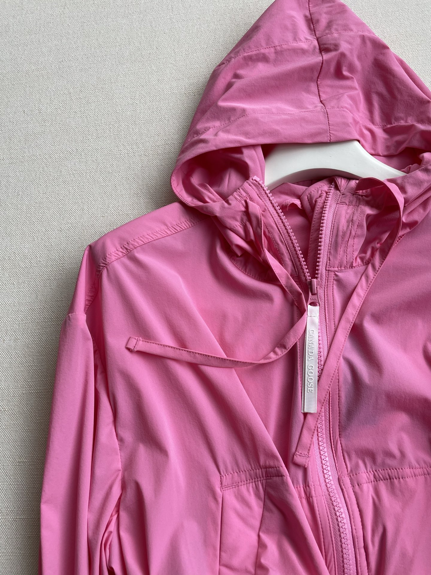 Kaslo Short Windproof Jacket with Double Hood and Ballistic Cuff, XS-L, Dark Gray Pink - 图片 3