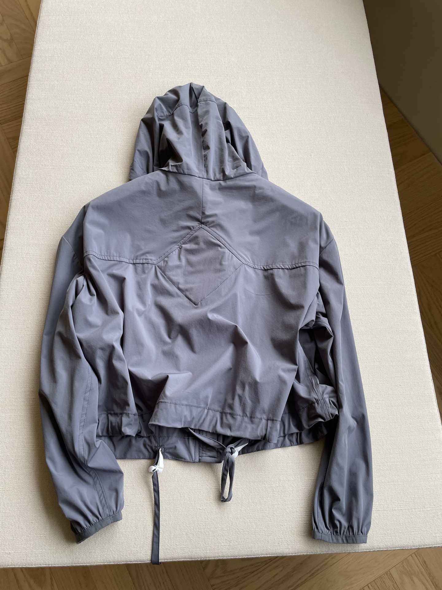 Kaslo Short Windproof Jacket with Double Hood and Ballistic Cuff in Dark Gray Pink - 图片 8
