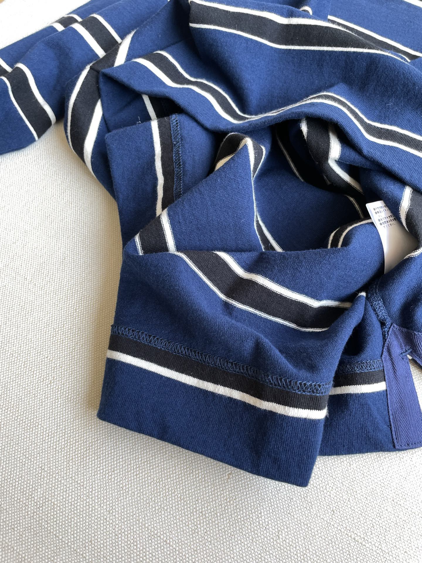 Organic Cotton Striped Suit with Hand-Drawn Pattern and Needle Foot Details – Margaret Howell SEO Title: “Margaret Howell Organic Cotton Striped Suit with Hand-Drawn Pattern and Needle Foot - 图片 6