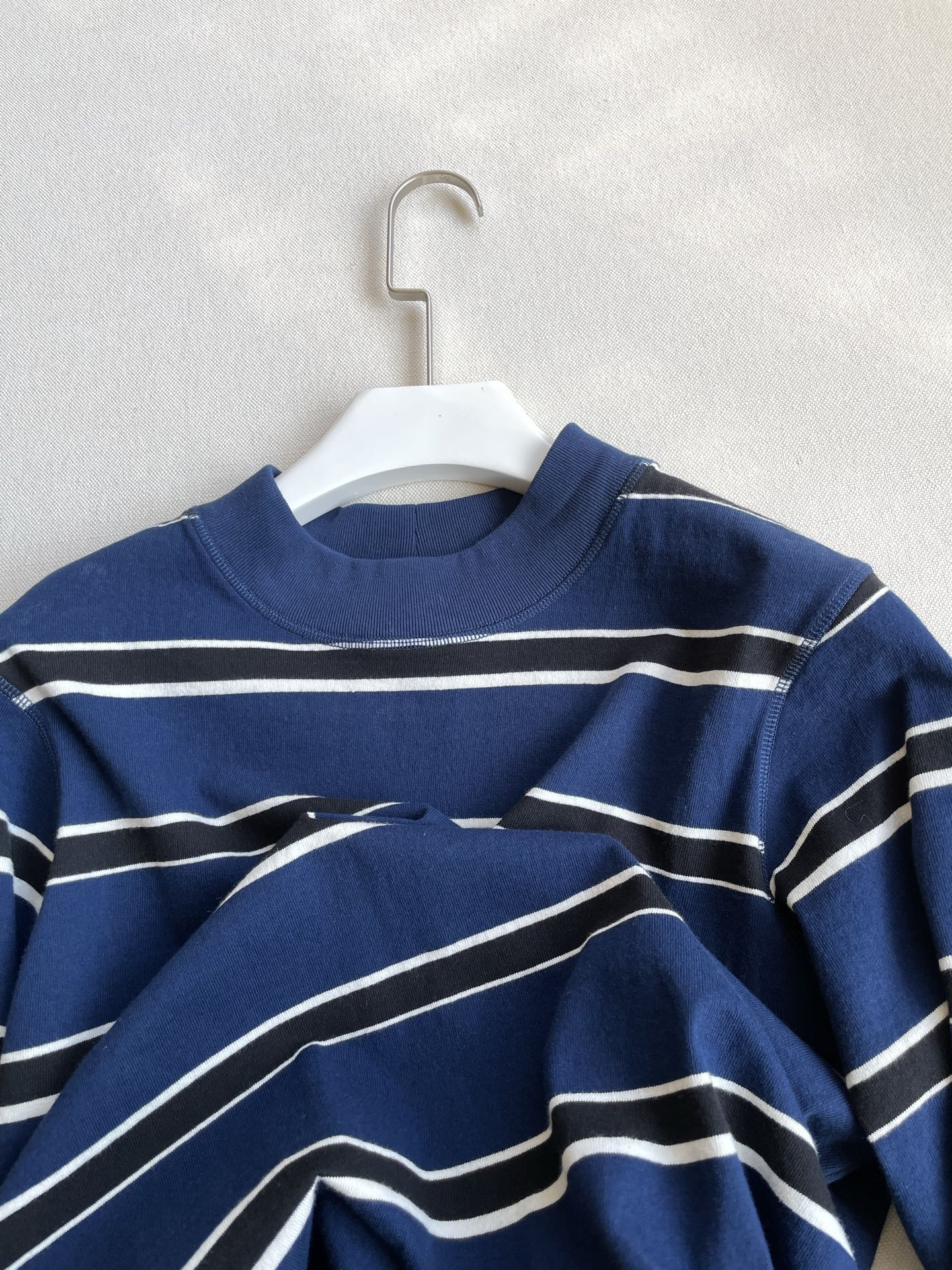 Organic Cotton Striped Suit with Hand-Drawn Pattern and Needle Foot Details – Margaret Howell SEO Title: “Margaret Howell Organic Cotton Striped Suit with Hand-Drawn Pattern and Needle Foot - 图片 2