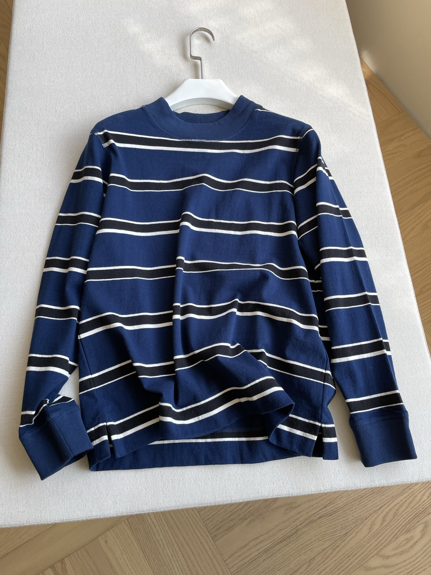 Organic Cotton Striped Suit with Hand-Drawn Pattern and Needle Foot Details – Margaret Howell SEO Title: “Margaret Howell Organic Cotton Striped Suit with Hand-Drawn Pattern and Needle Foot - 图片 1