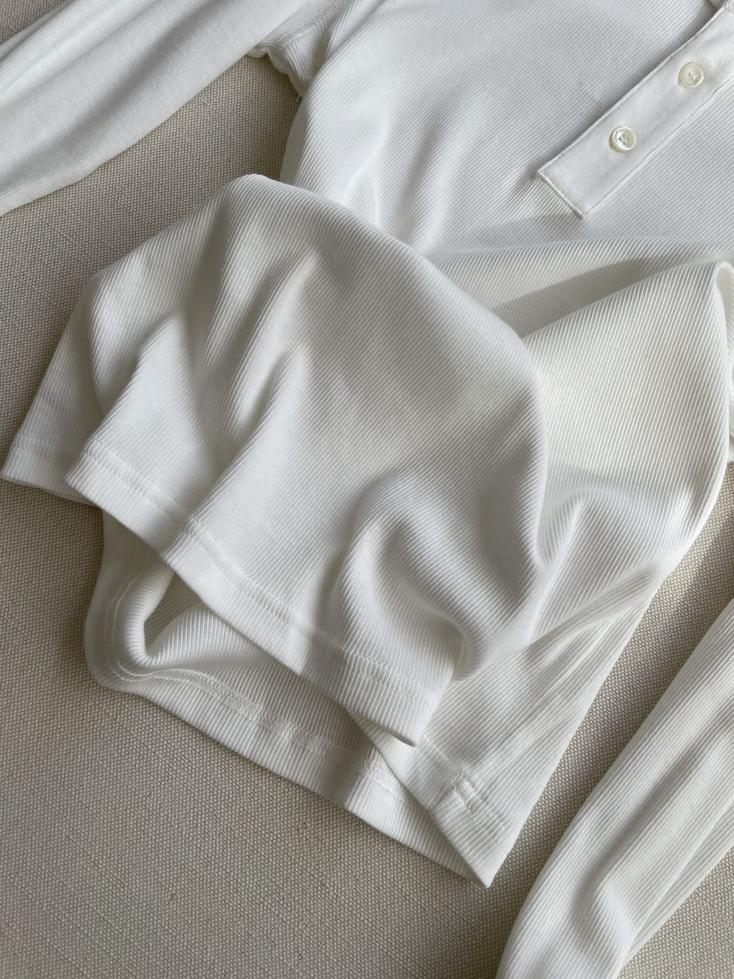 “Stylish Women’s Long-Sleeve Cotton Suit with Logo Embroidery for Autumn” - 图片 4