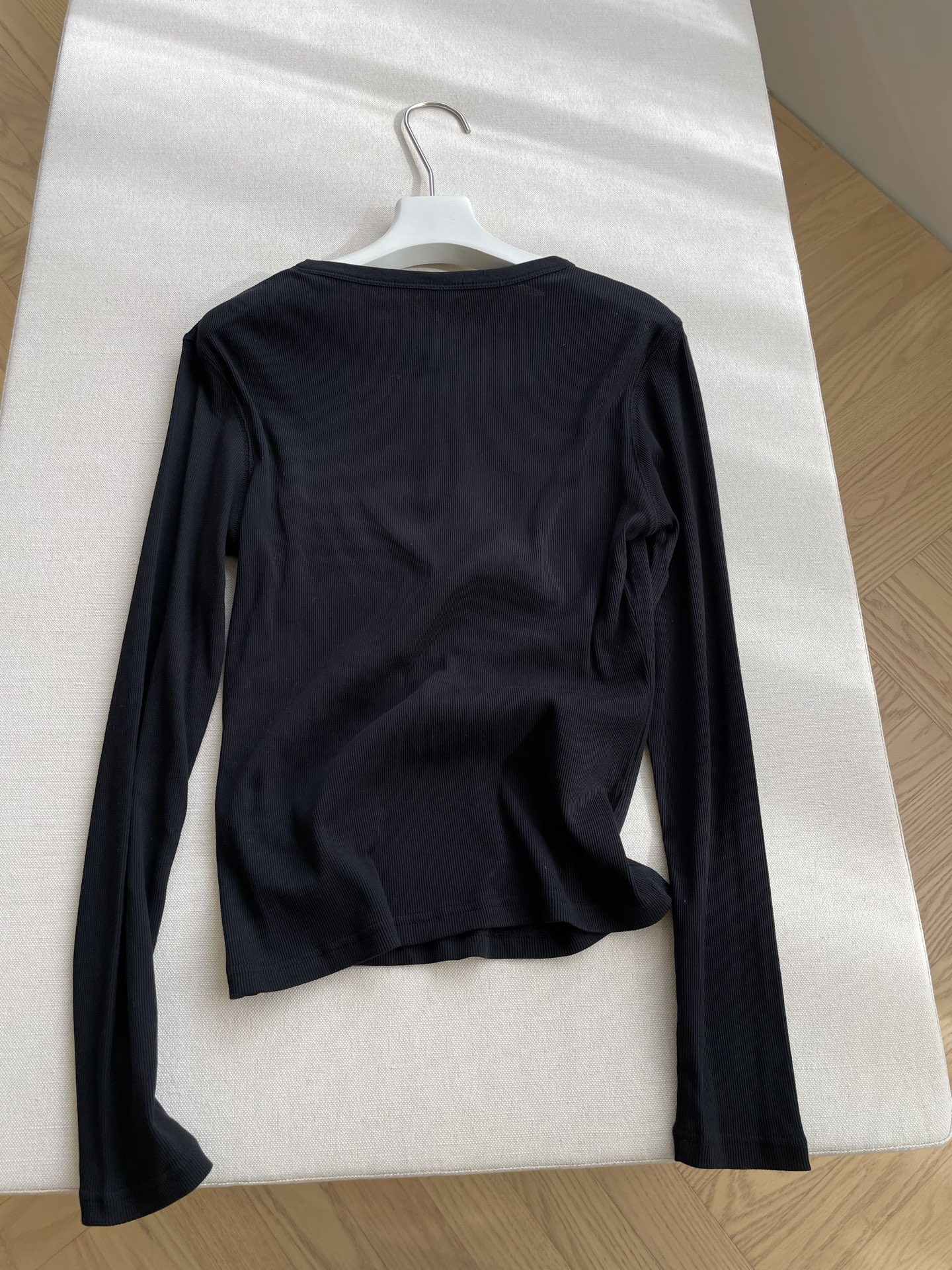 “Single Female Long-Sleeve Cotton Suit with Logo Embroidery – Lightweight and Comfortable for Autumn” - 图片 8