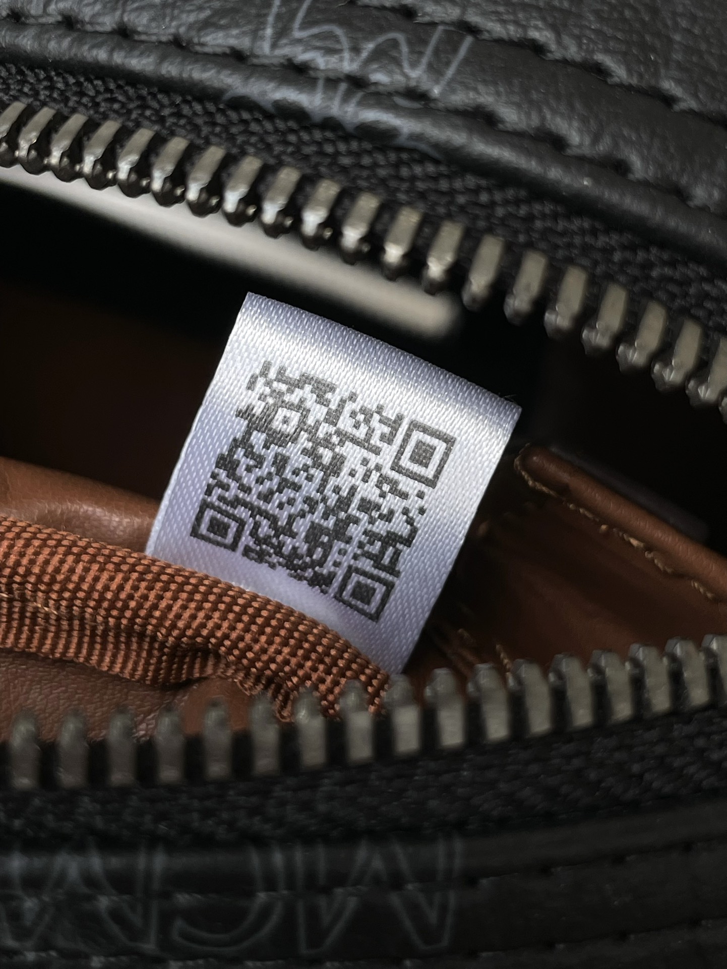 mcm exclusive full set of matching Three codes in one anti-counterfeiting details