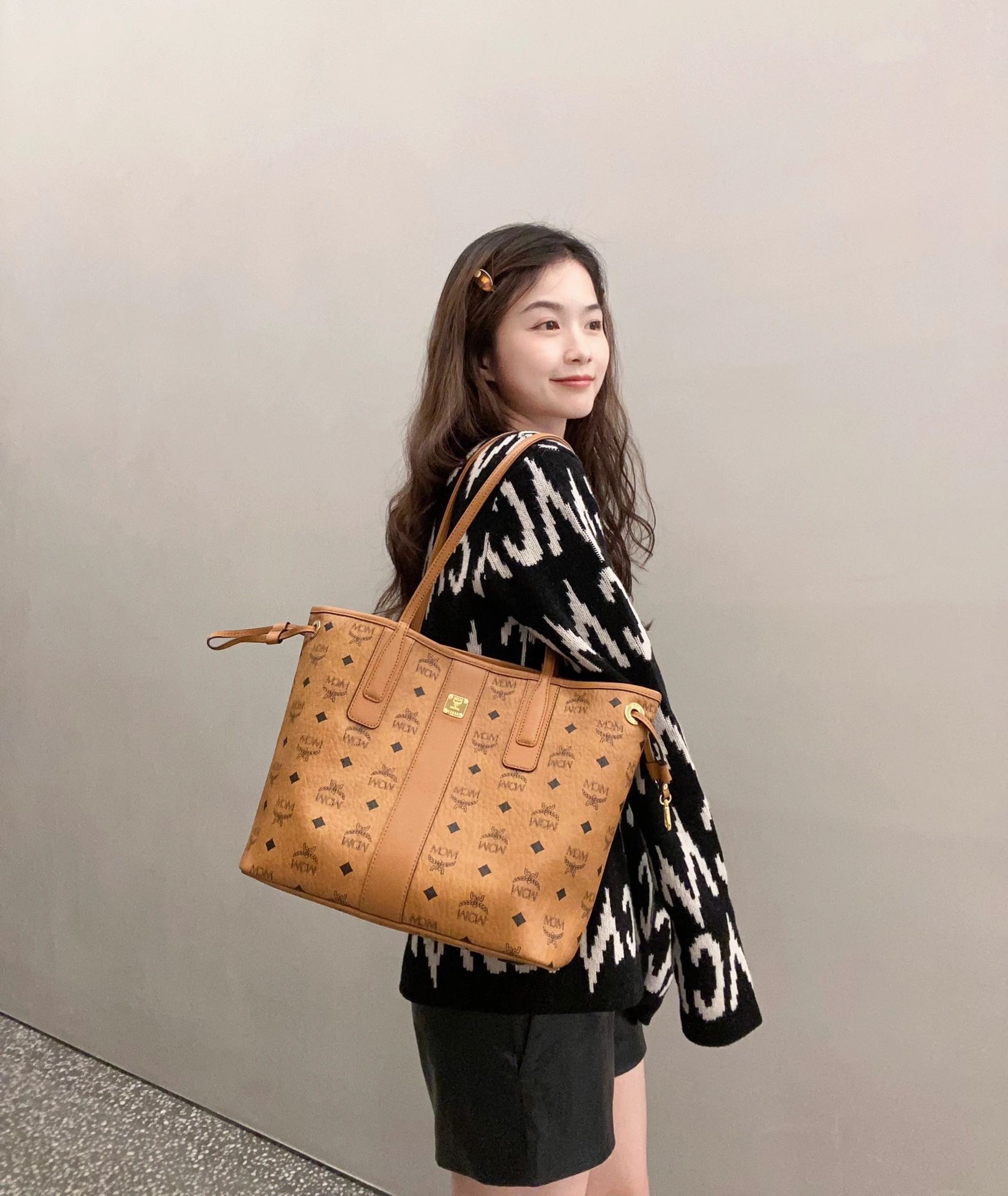 Cognac color small tote bag|mcm