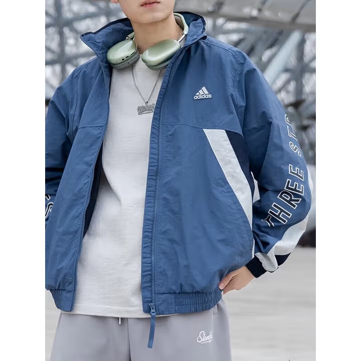 供货价:80💰『泉州贸易货』精选市场爆品,深秋必入款,原包装+原吊牌     (绣花，三标一致塔丝绒228皱)     
专柜同款上市，本季主打，货源充足，放心主推，高端品质，即转即卖
【品牌】AD
【款号】5148风衣绣
【颜色】黑色  白色 蓝色 浅绿
【尺码】S---2XL 