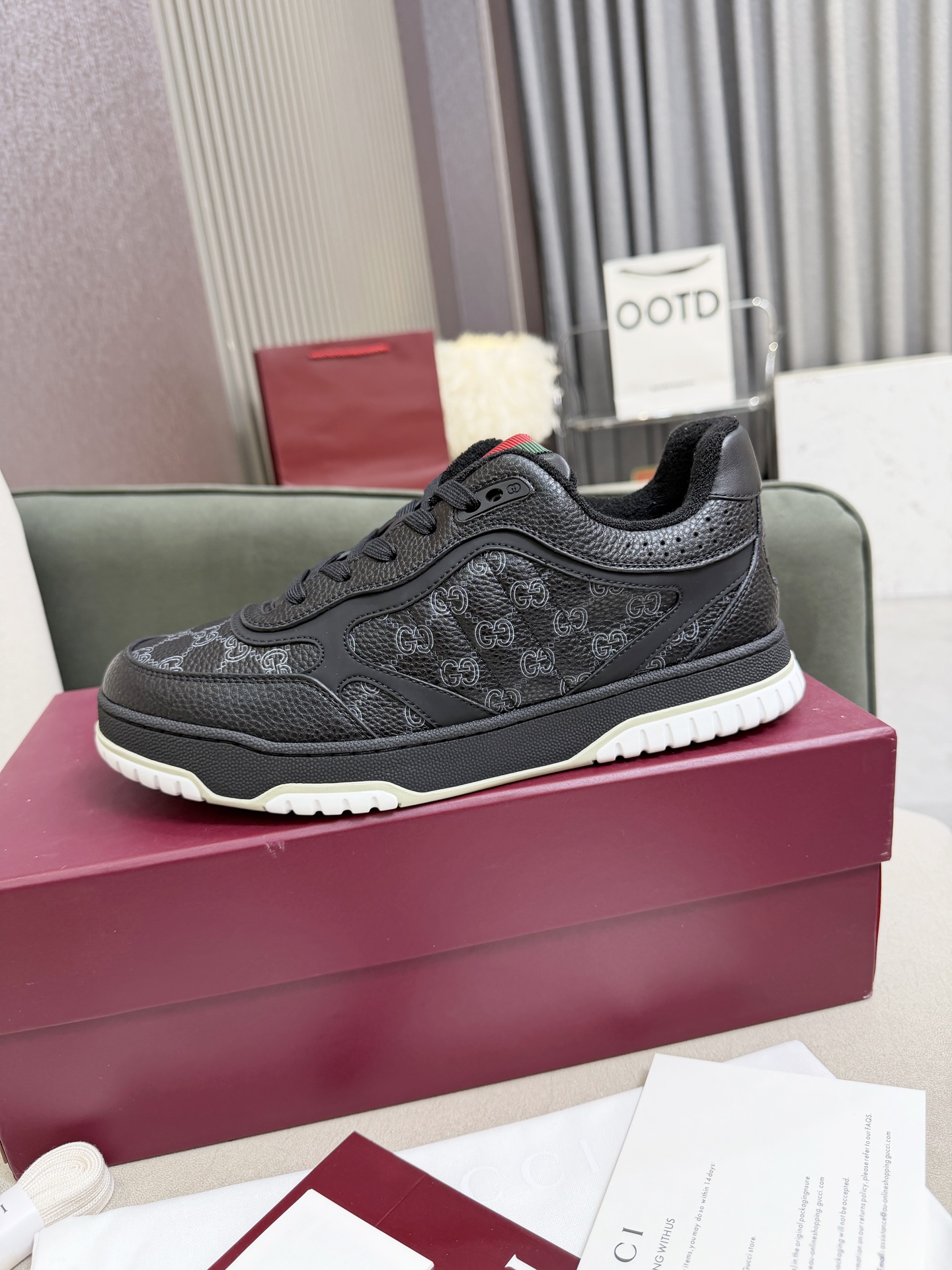 Gucci Sneakers