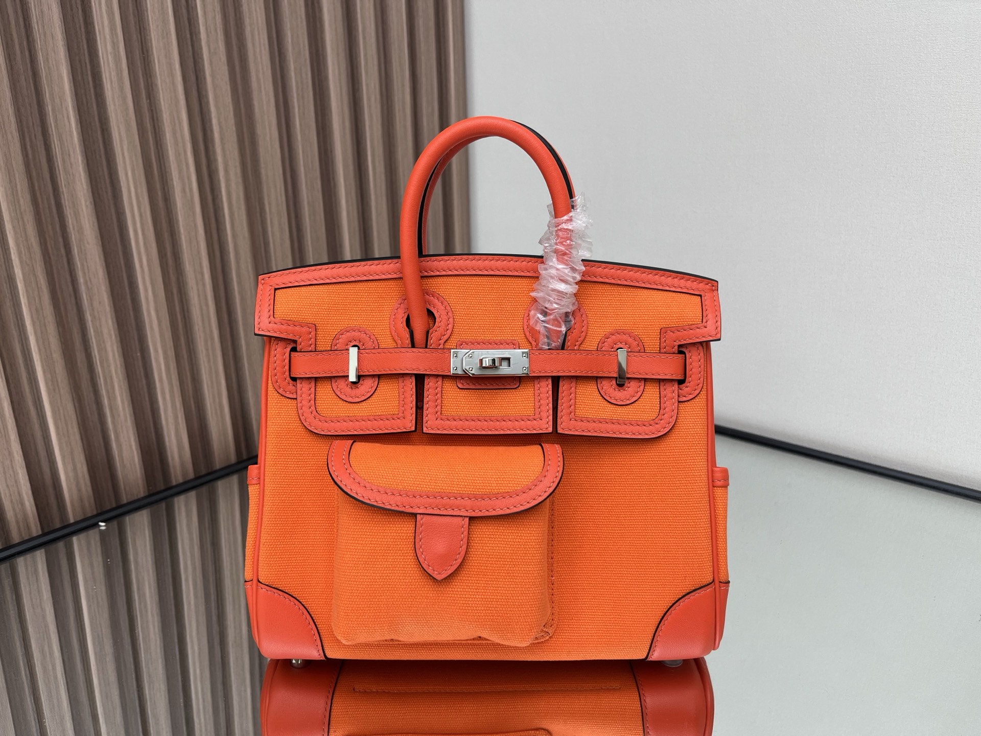 NO:698979,New product Birkin Cargo canvas platinum bag 25cm Original imported Swift leather canvas [flame orange] silver buckle Commuting casual bag Unisex model Limited edition Counter synchronization Fully handmade beeswax thread sewing Pure steel hardware Ready in stock, Hermes, stuart weitzman, Hermes,19860909新品 Birkin Cargo 帆布铂金包 25cm 原厂进口Swift皮拼帆布【火焰橙】银扣 通勤休闲包 男女通用款 限量版 专柜同步 全手工蜜蜡线缝制 纯钢五金 现货,爱马仕,hermes,stuart weitzman,Hermes,,Bag