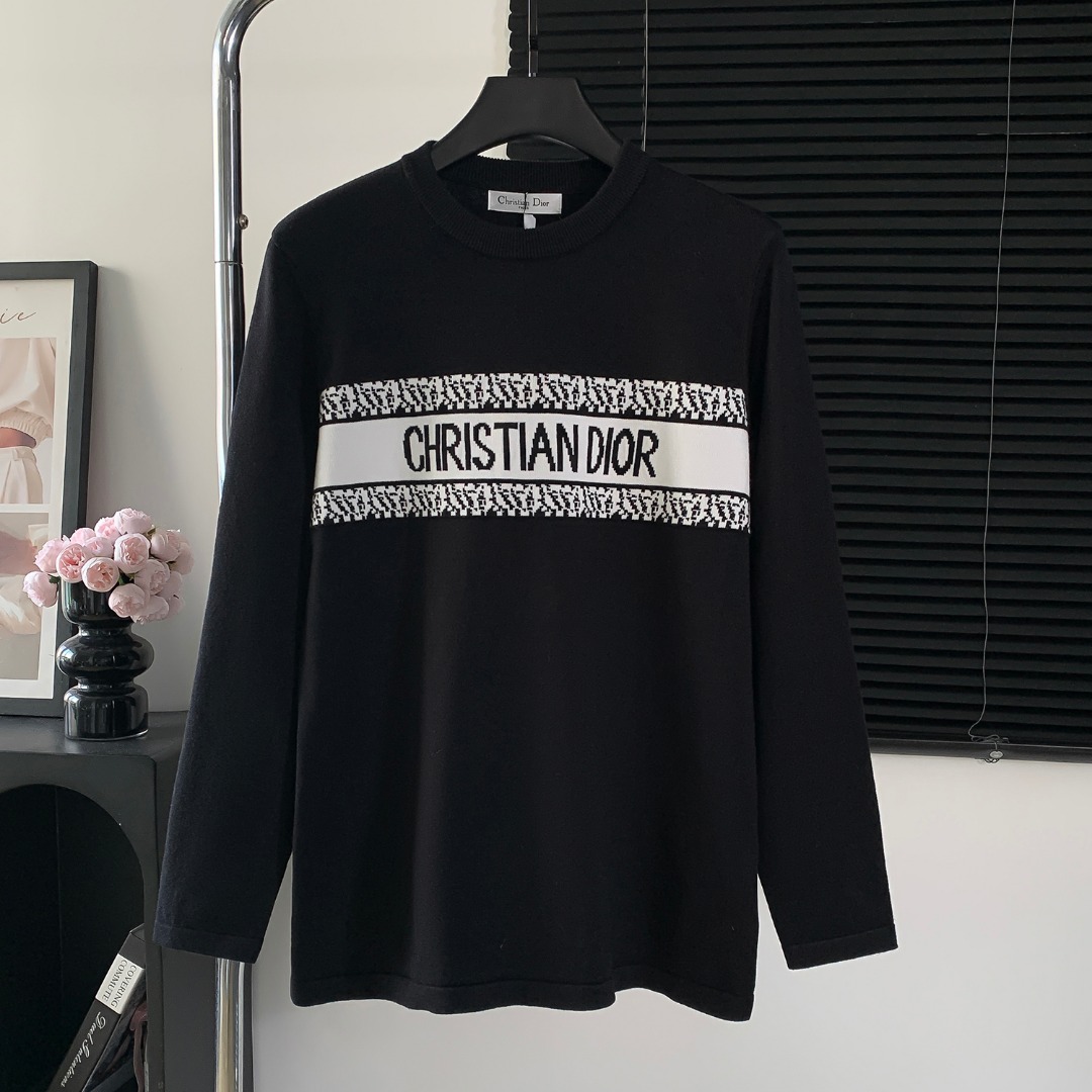 High-quality Dior Sweater with Italian Fabric and Logo Detail in White and Black.