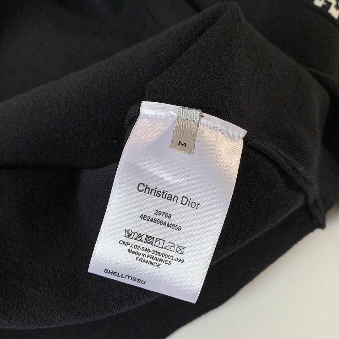 High-quality Dior Sweater with Italian Fabric and Logo Detail in White and Black. - 图片 9
