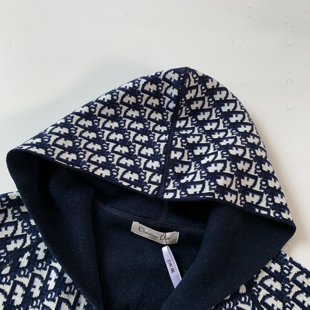 High-Quality Dior 2024 Sweaters: Italian Fabric, Logo Design, Blue Grey Color - 图片 3