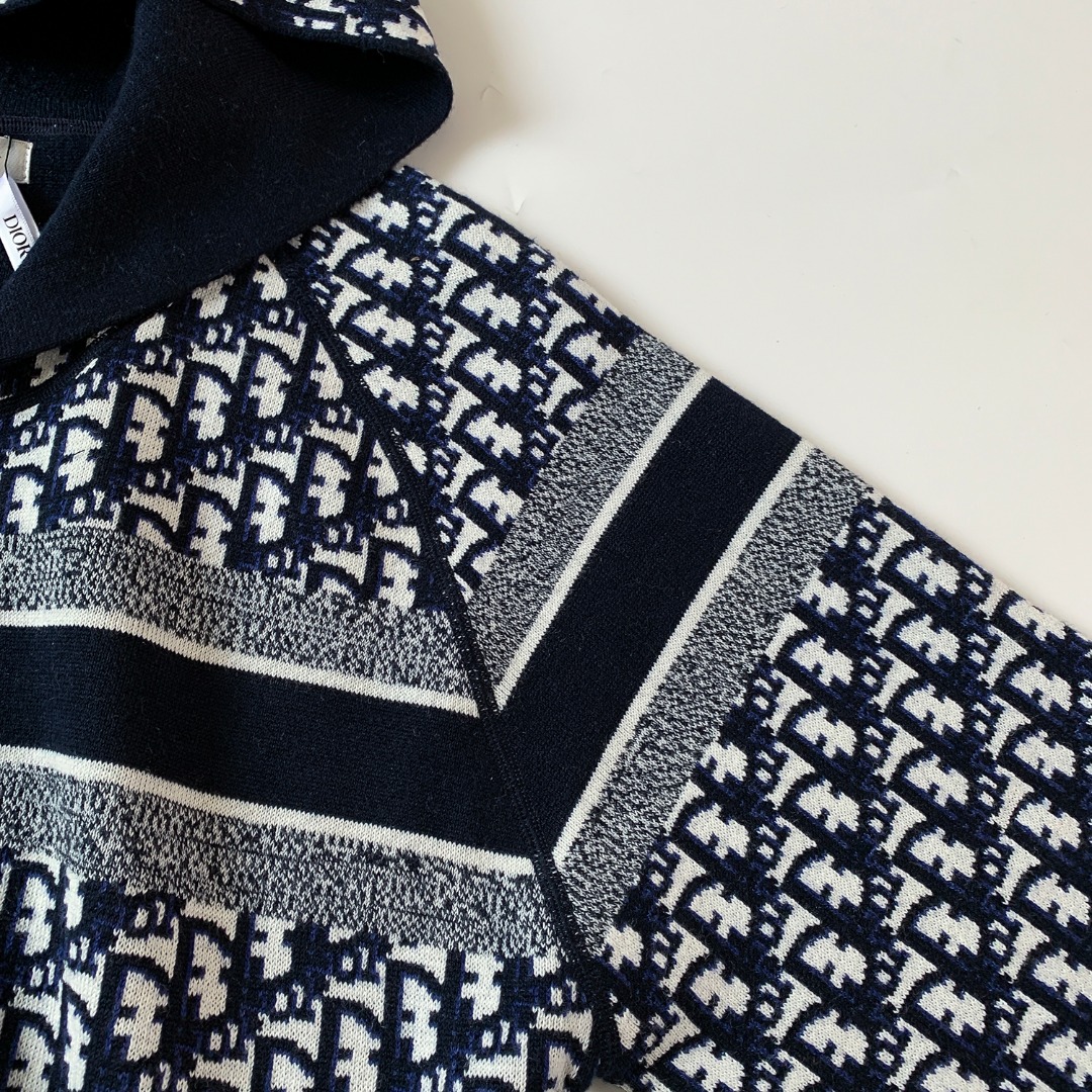High-Quality Dior 2024 Sweaters: Italian Fabric, Logo Design, Blue Grey Color - 图片 6