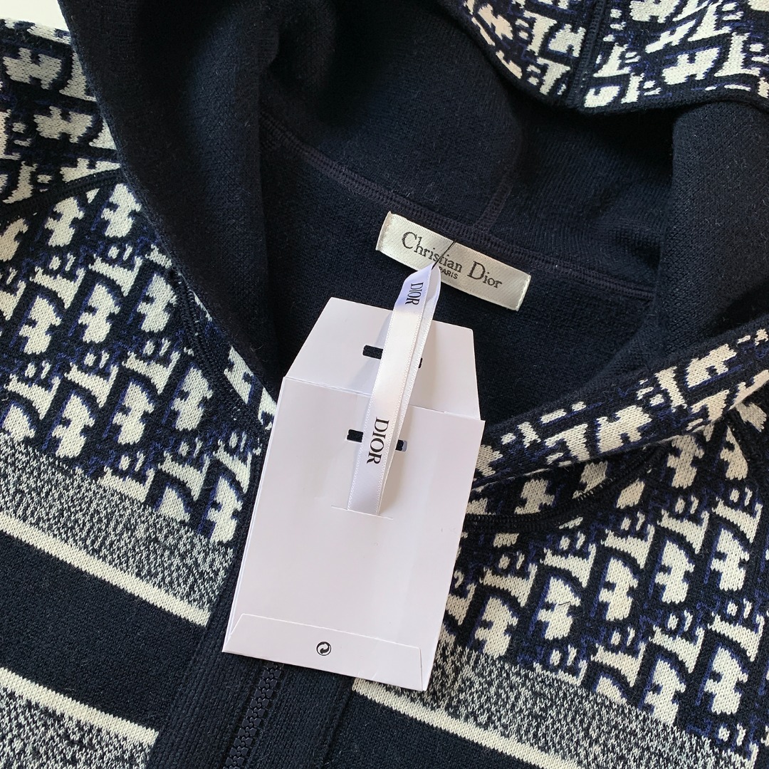 High-Quality Dior 2024 Sweaters: Italian Fabric, Logo Design, Blue Grey Color - 图片 5