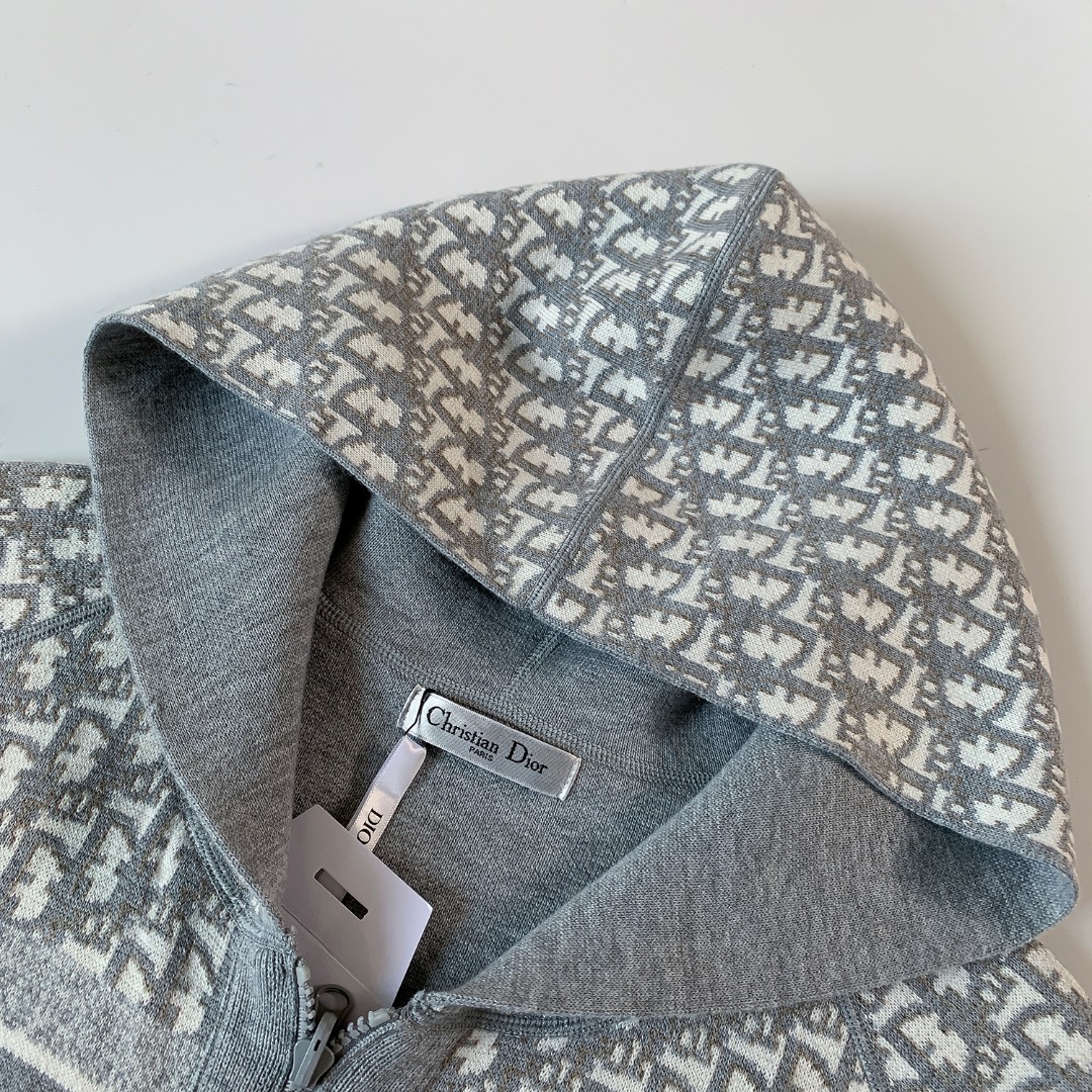 High-Quality Dior 2024 Sweaters: Italian Fabric, Logo Design, Blue Grey Color - 图片 3