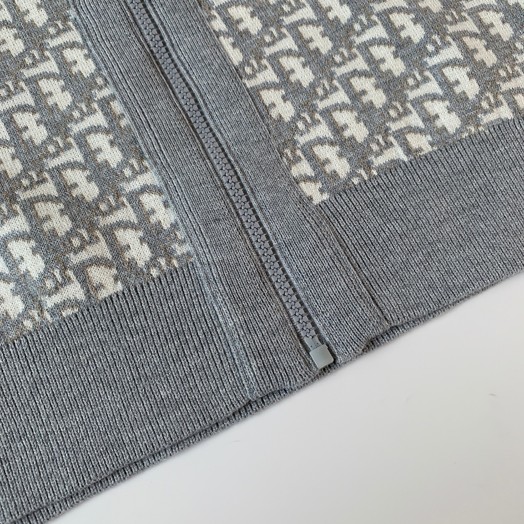 High-Quality Dior 2024 Sweaters: Italian Fabric, Logo Design, Blue Grey Color - 图片 8