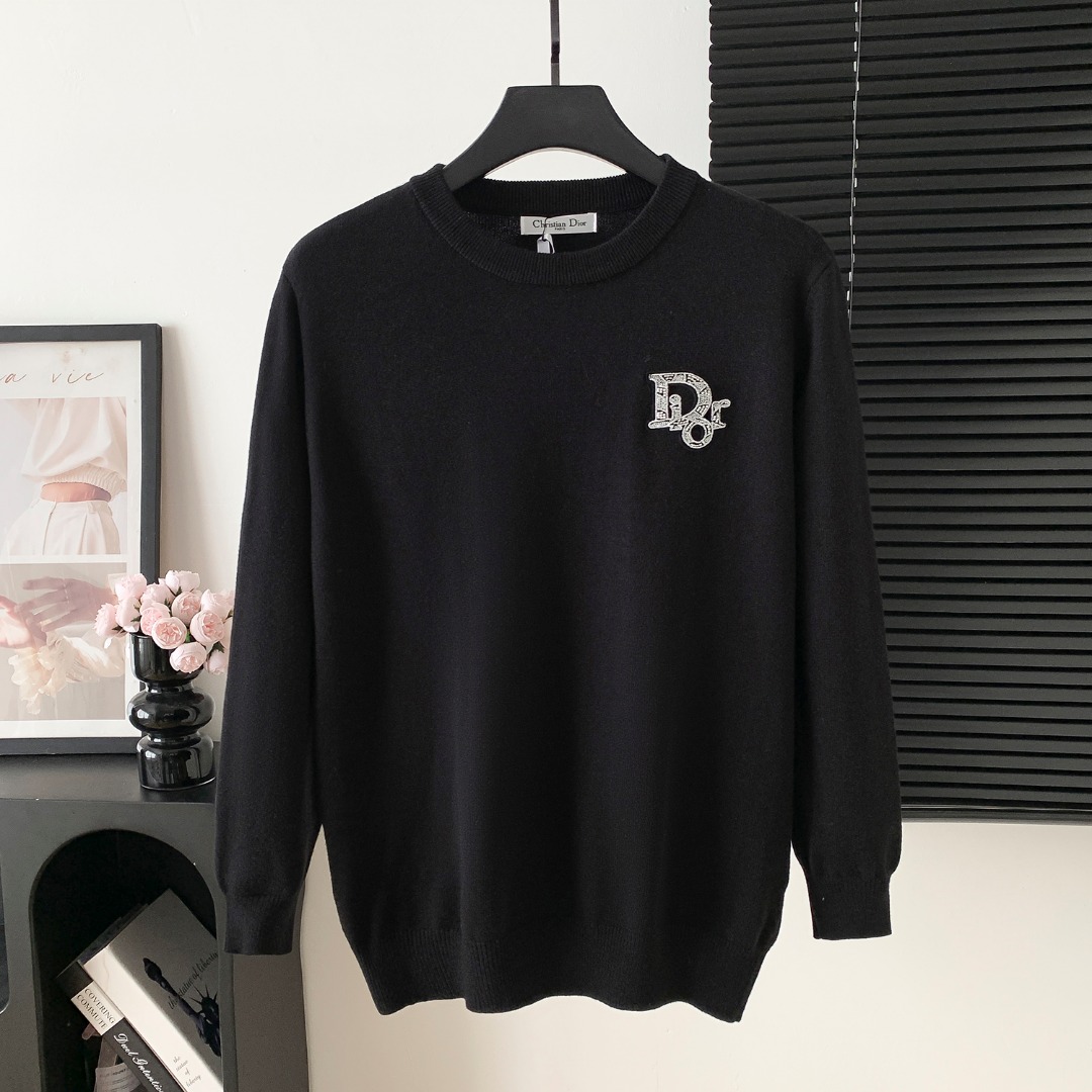 Número de estilo: M187 P130 Jersey de cuello redondo con logo bordado DIOR. Telas importadas italianas de alta calidad,…