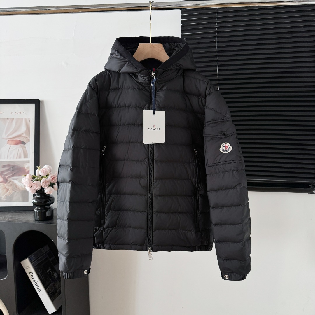 Пуховик Moncler