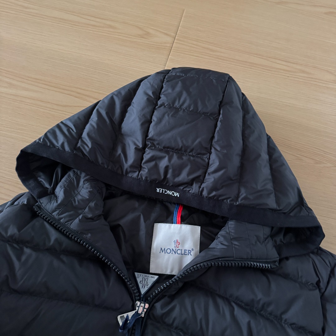 Пуховик Moncler
