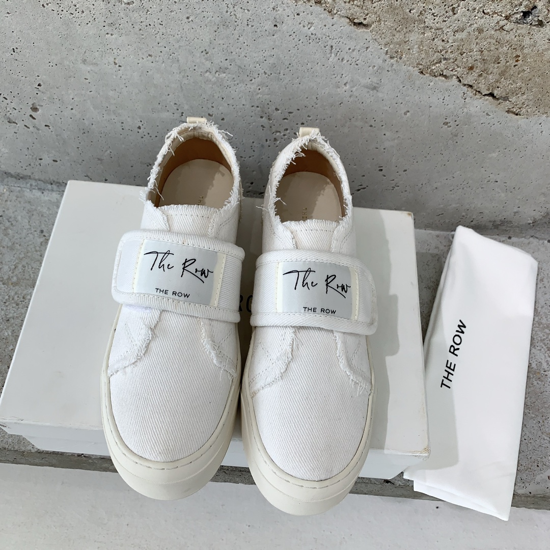 2023 New Sneakers by The Row: Simple Design, Tailor-Made Jeans, Sheepskin Lining - 图片 1