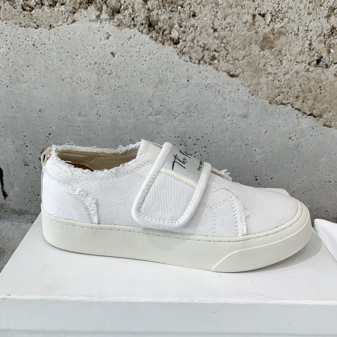 2023 New Sneakers by The Row: Simple Design, Tailor-Made Jeans, Sheepskin Lining - 图片 3