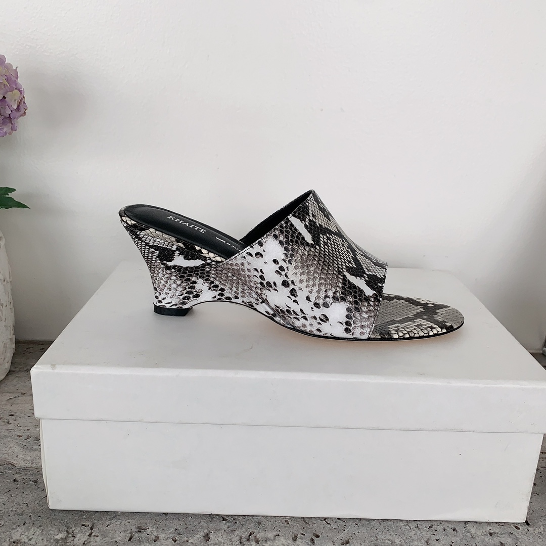 Khaite 2024 High-Fashion Slippers: Unique Style, Premium Quality, Italian Design, Limited Sizes - 图片 3