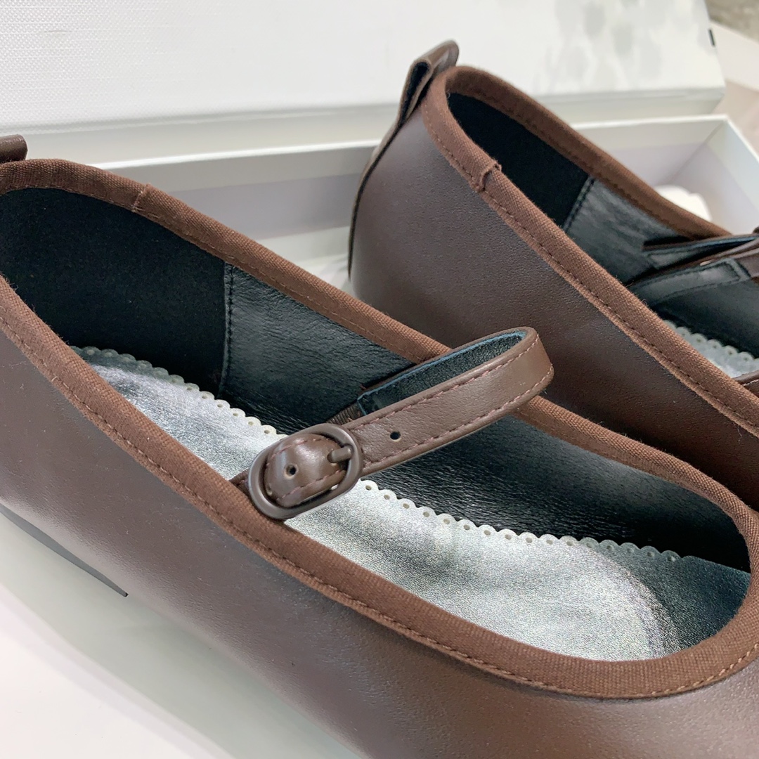 Stylish 2024 Platinum Cotemps and Shoes in Italian Skin, Sizes 35-39 - 图片 9