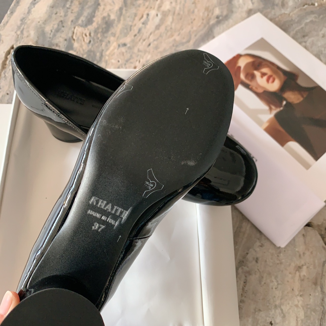 High-Quality Khaite Mary Queen’s Shoes: Simple, Comfortable, and Stylish - 图片 9