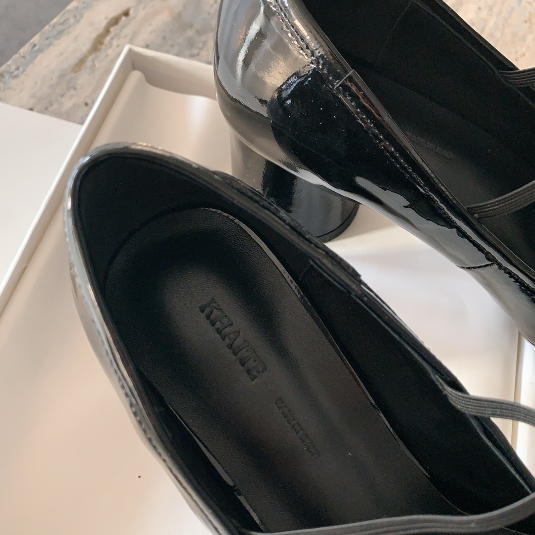 High-Quality Khaite Mary Queen’s Shoes: Simple, Comfortable, and Stylish - 图片 6