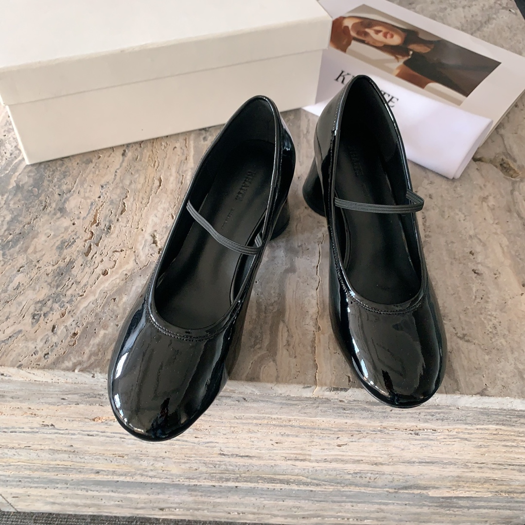 High-Quality Khaite Mary Queen’s Shoes: Simple, Comfortable, and Stylish
